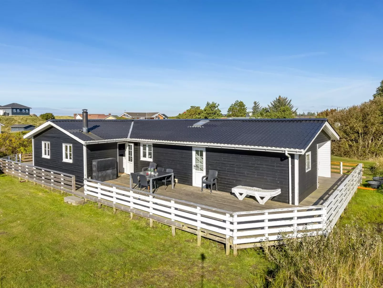 "Aika" - 500m from the sea