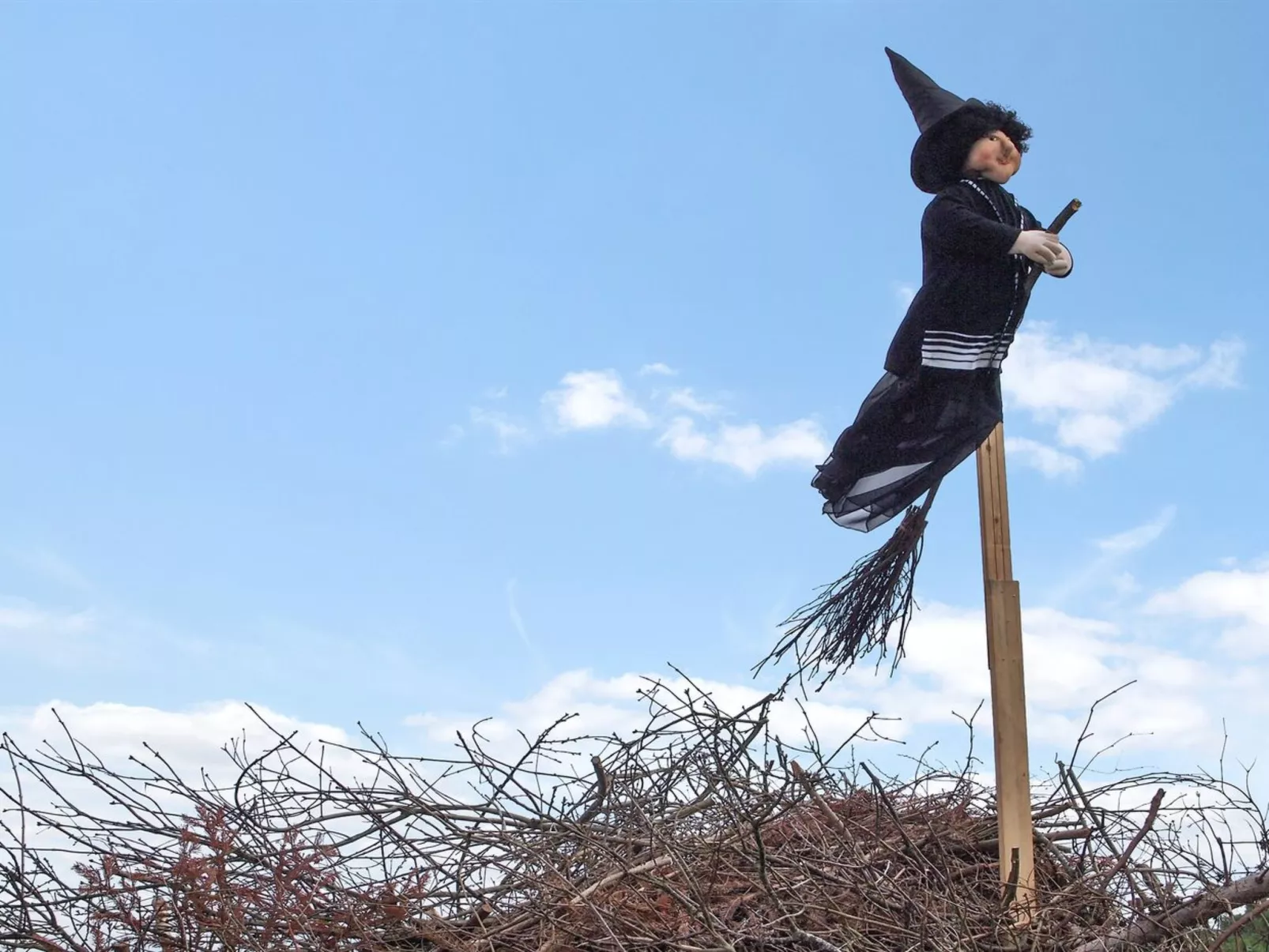 "Enja" - 150m from the sea