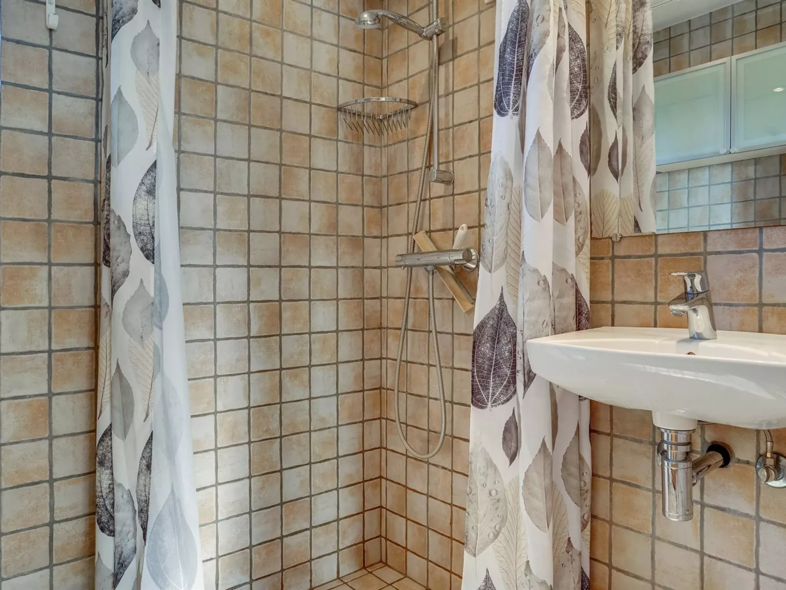 "Lennart" - 750m from the sea