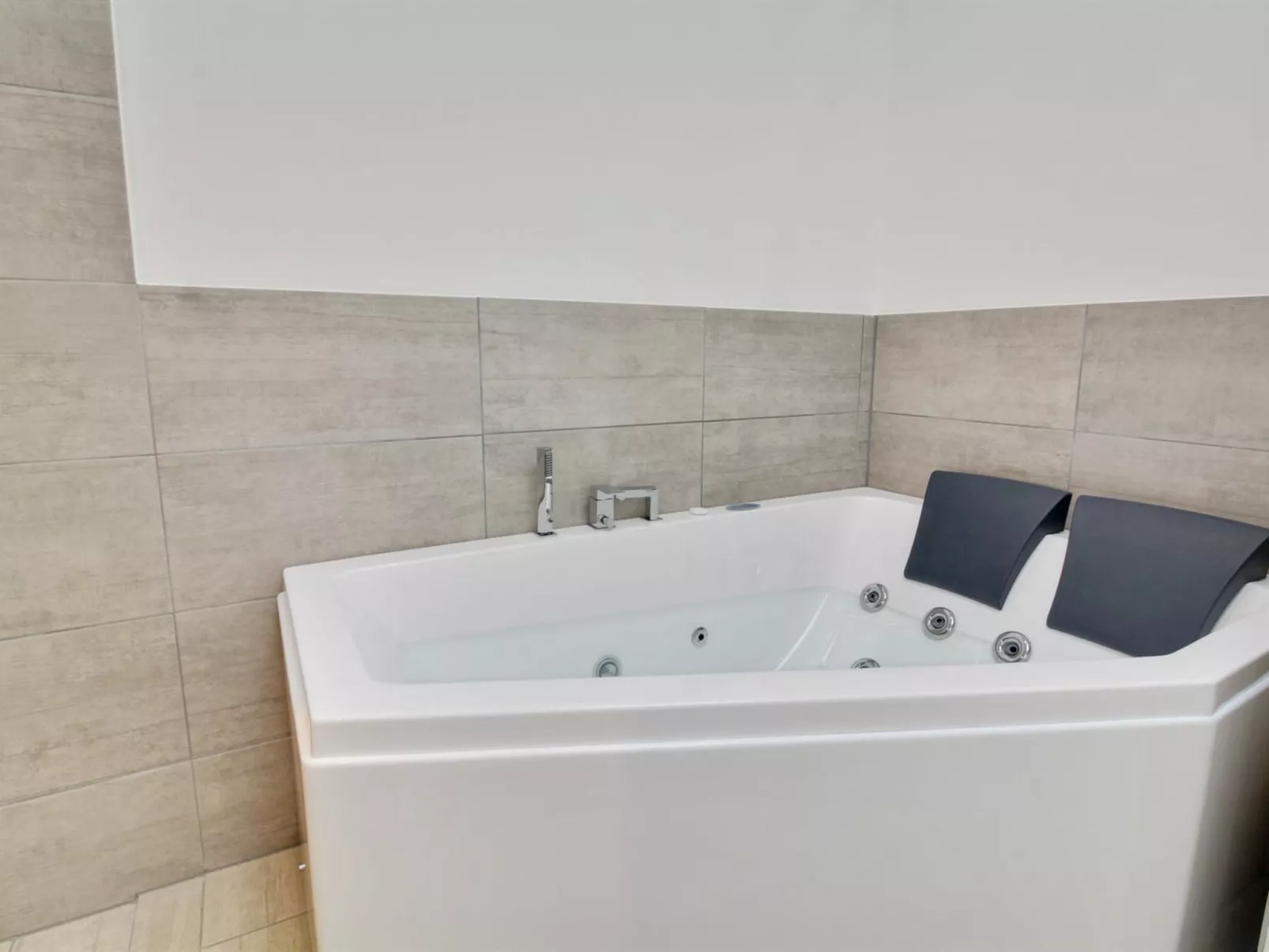 "Tahvo" - 3.3km from the sea