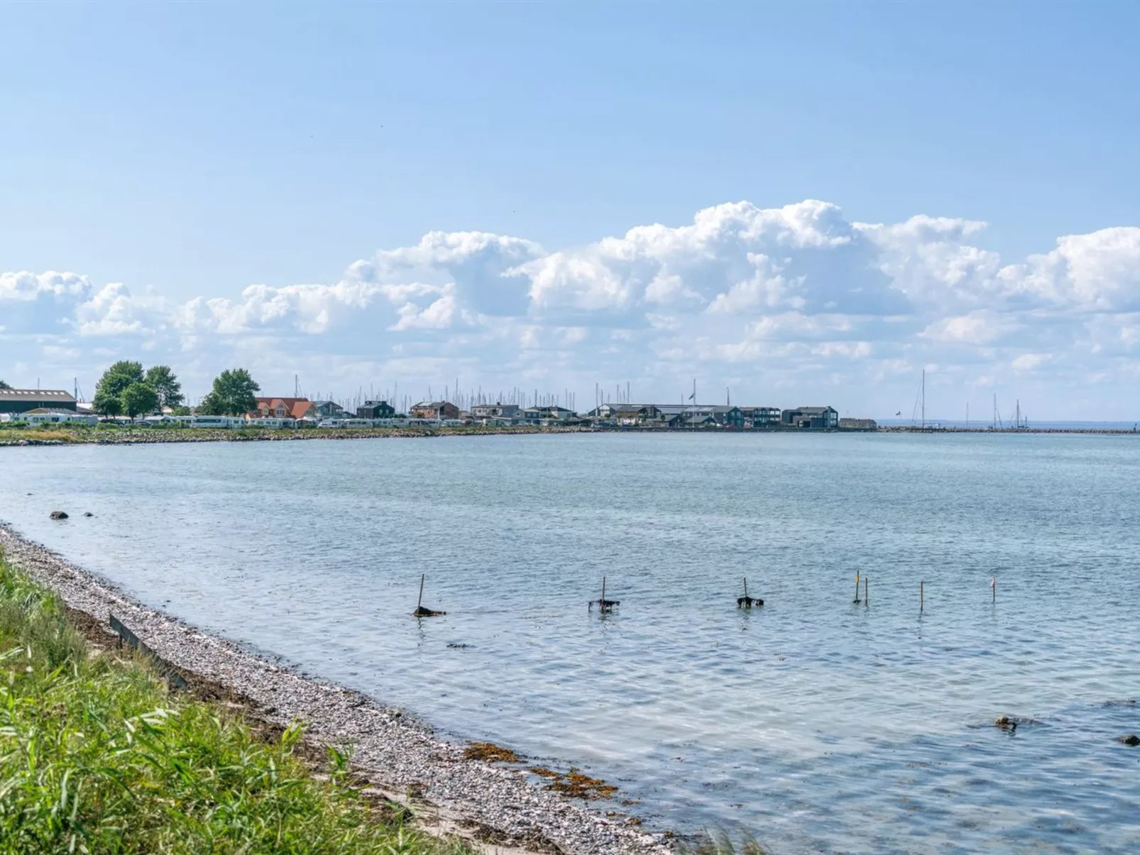 "Nomi" - 85m from the sea