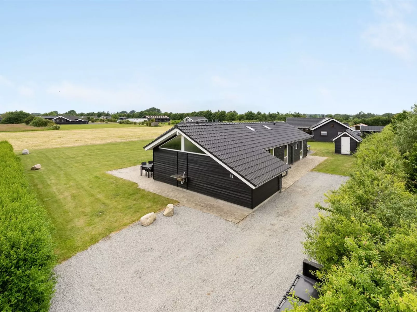 "Finja" - 500m from the sea