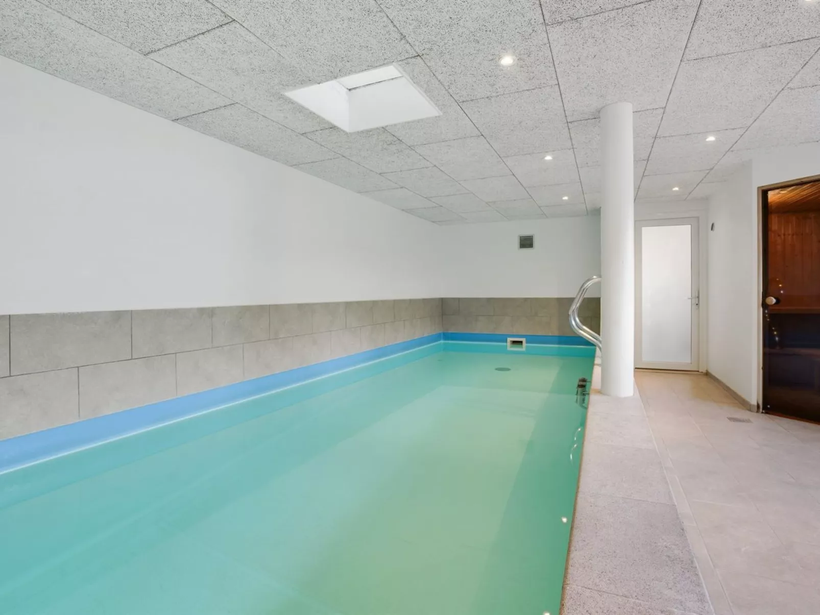 "Cara" - 200m from the sea