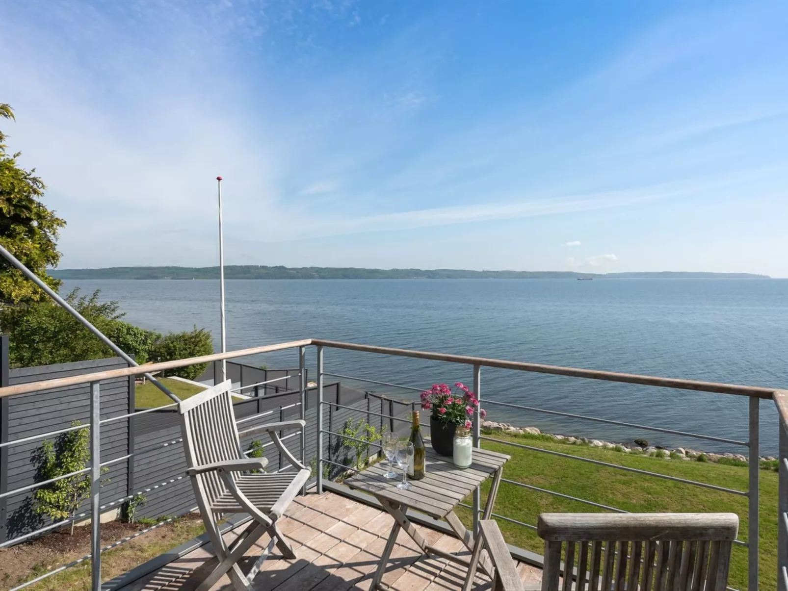 "Herewardus" - 10m to the fjord