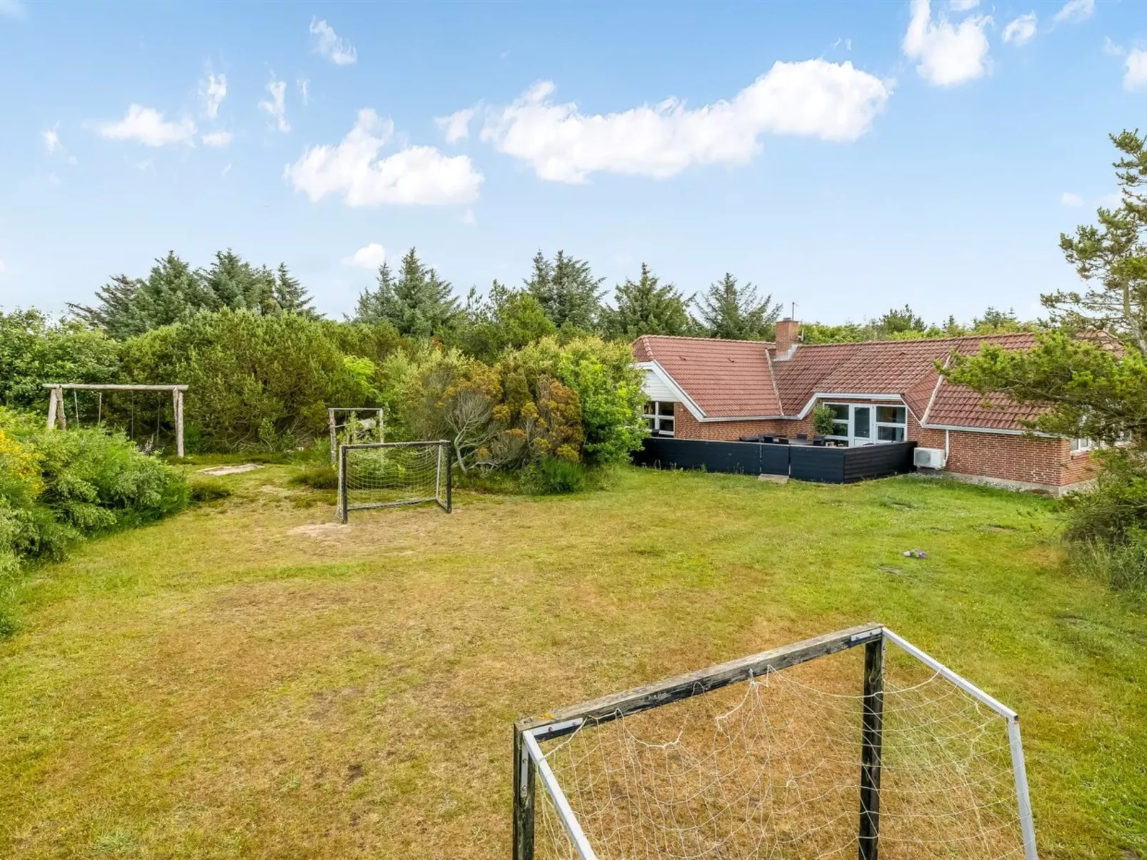 "Sylvi" - 1.7km from the sea