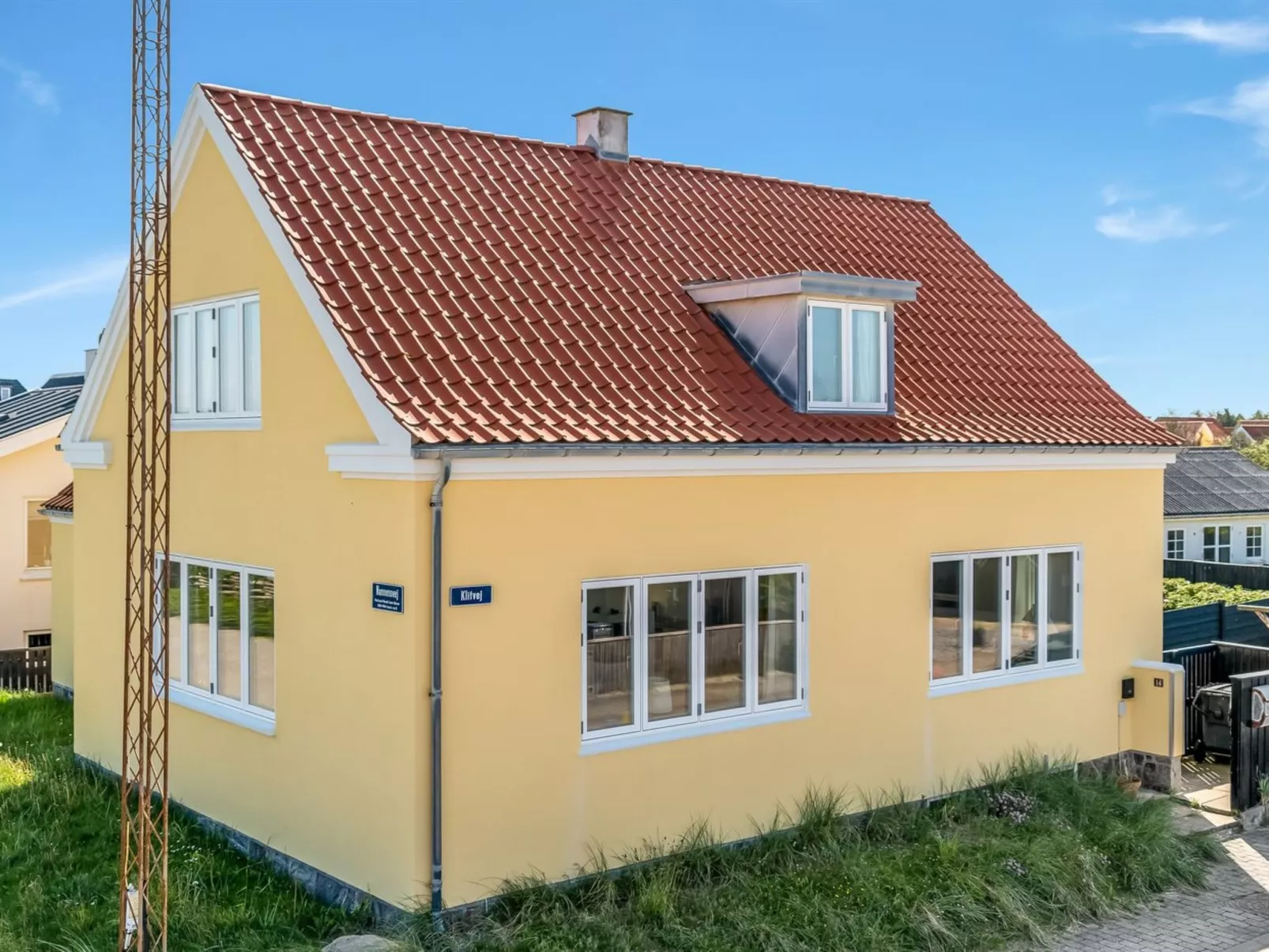 "Bruse" - 125m from the sea