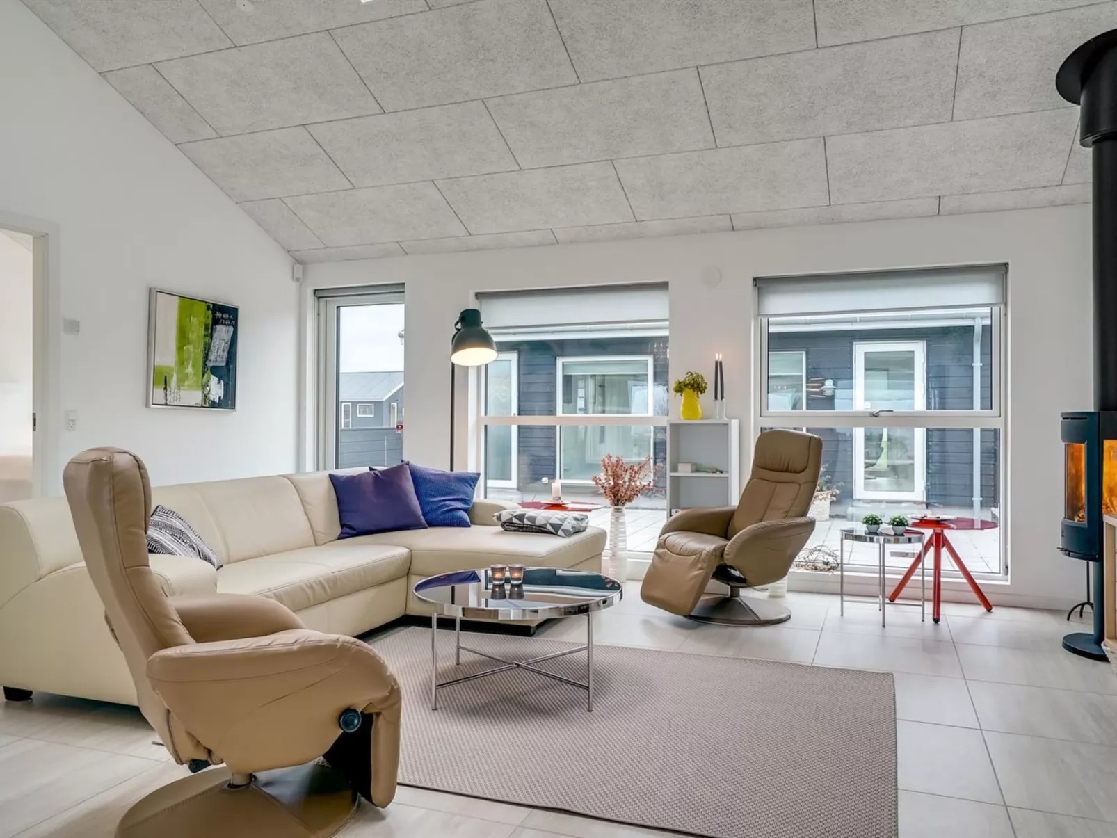 "Eveline" - 1.5km from the sea