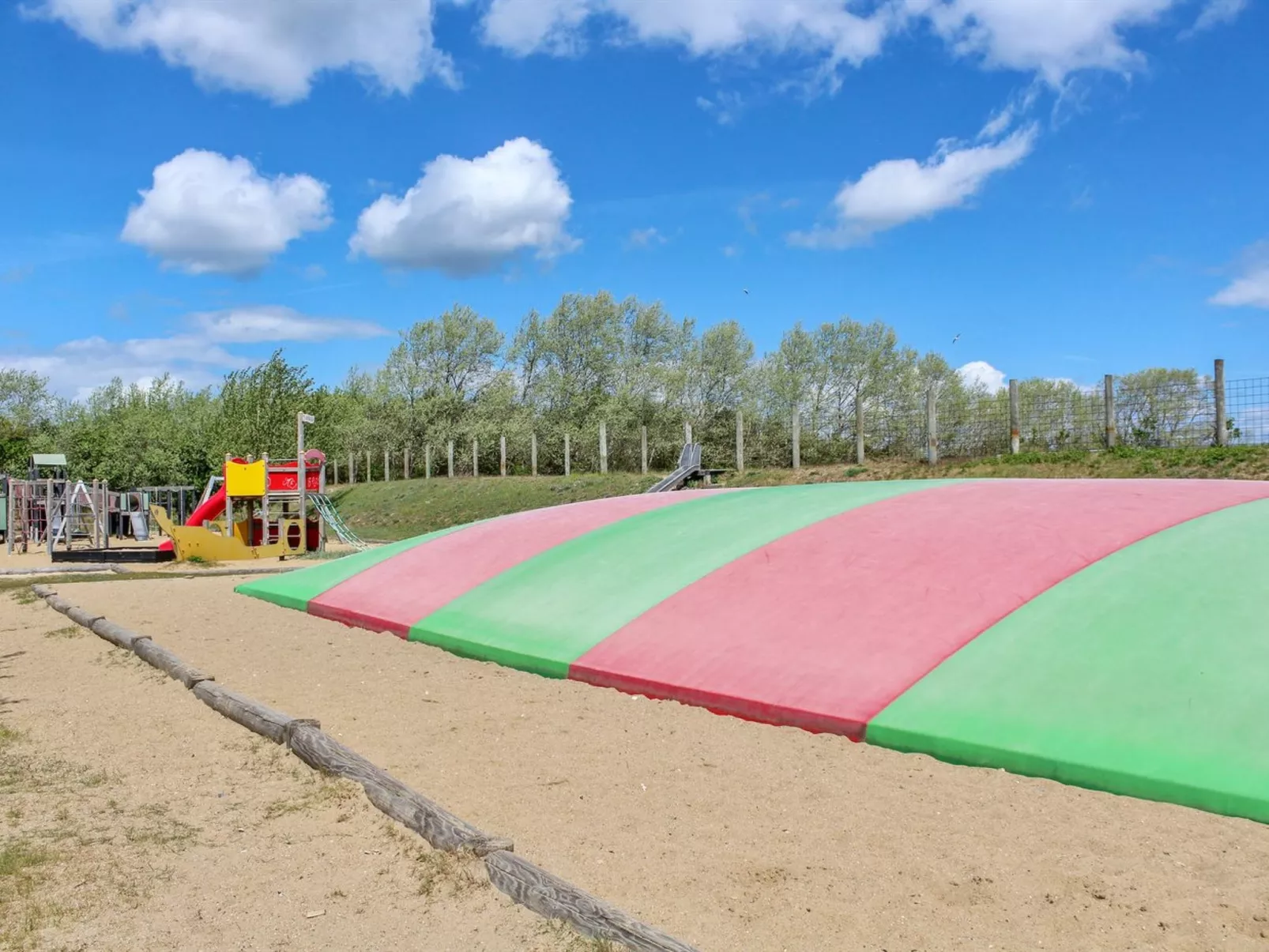 "Milo" - 5m from the sea