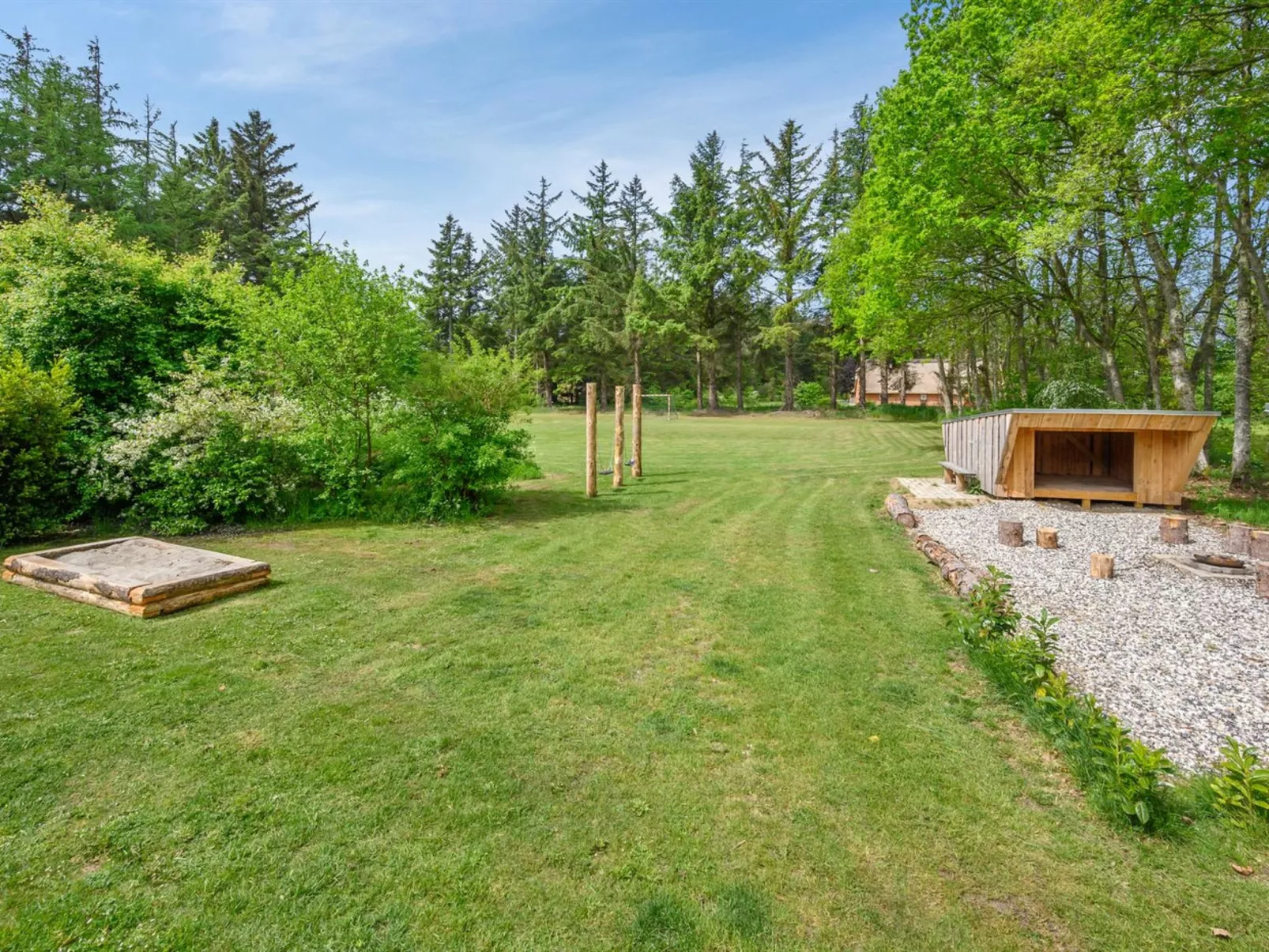 "Erla" - 2.3km from the sea