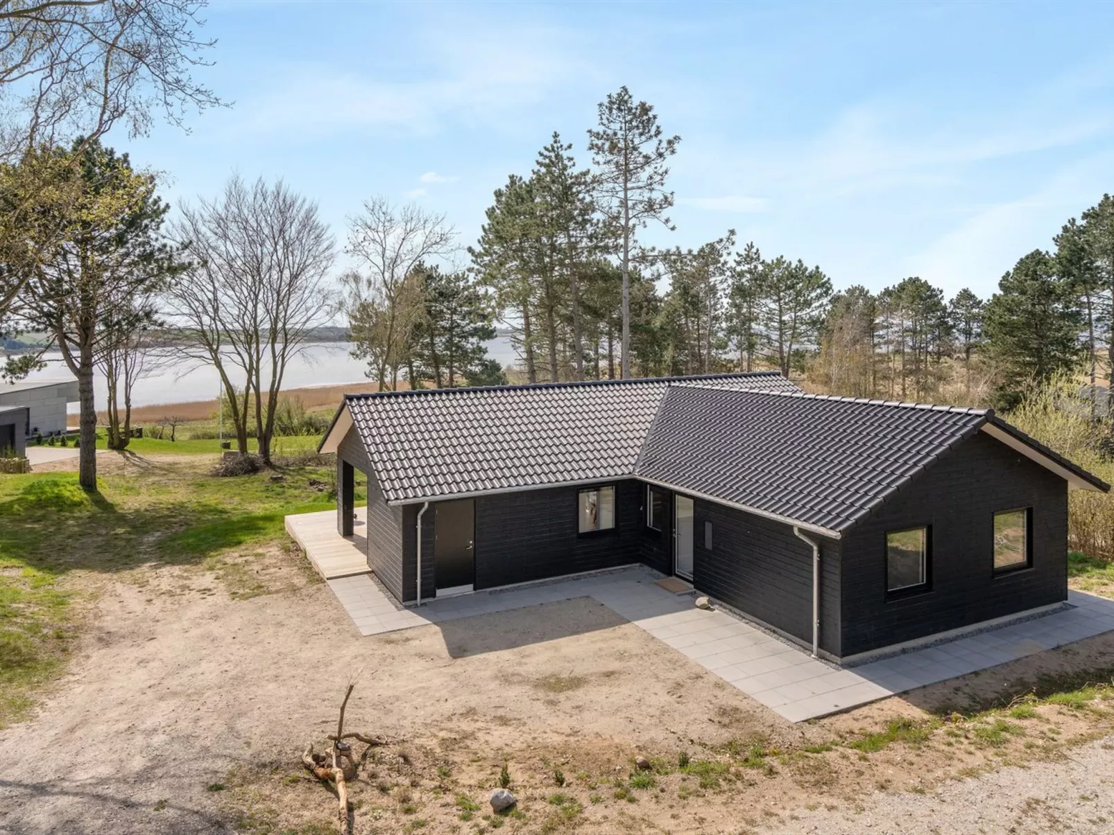 "Haley" - 150m from the sea