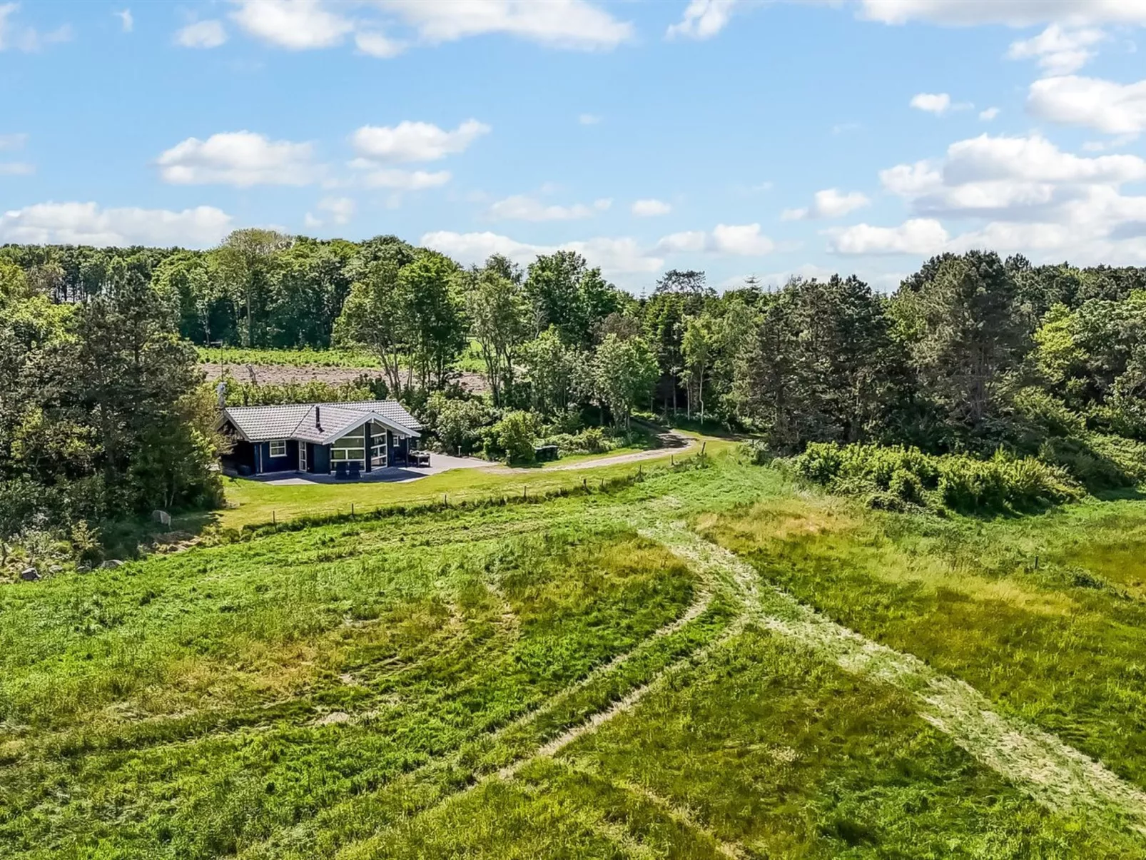 "Thorman" - 75m from the sea