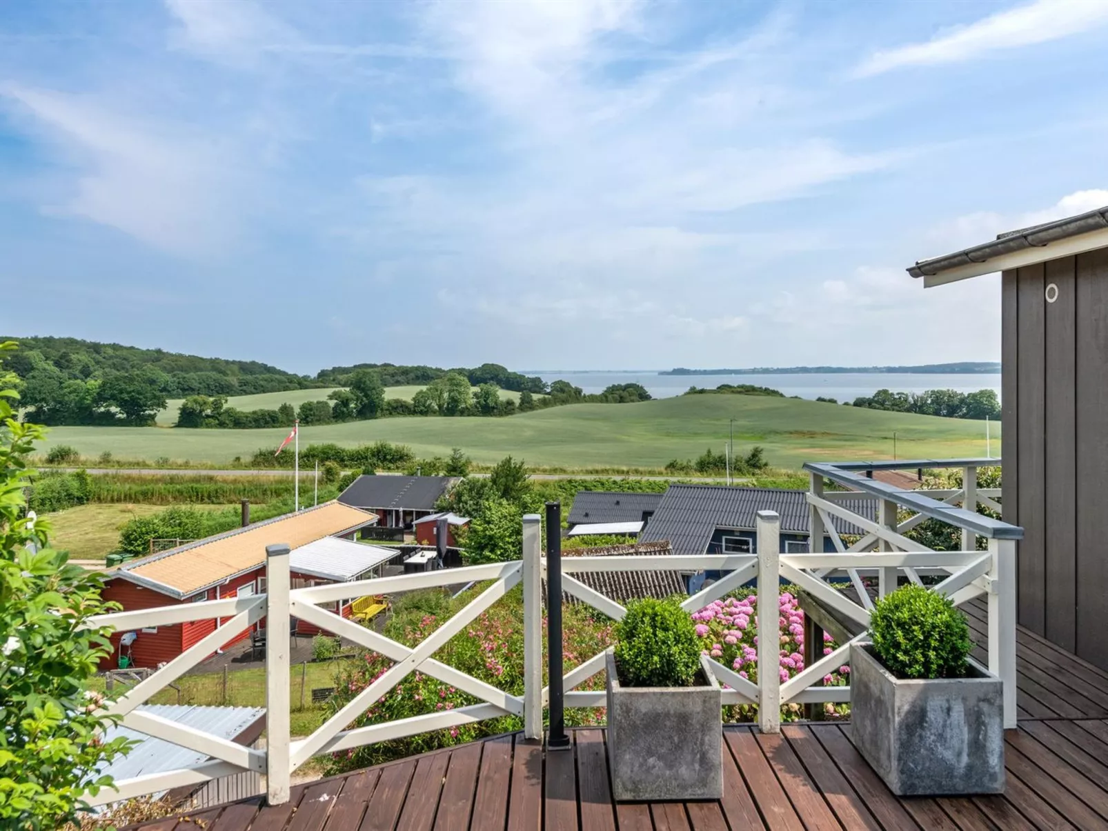 "Haraldina" - 350m to the fjord