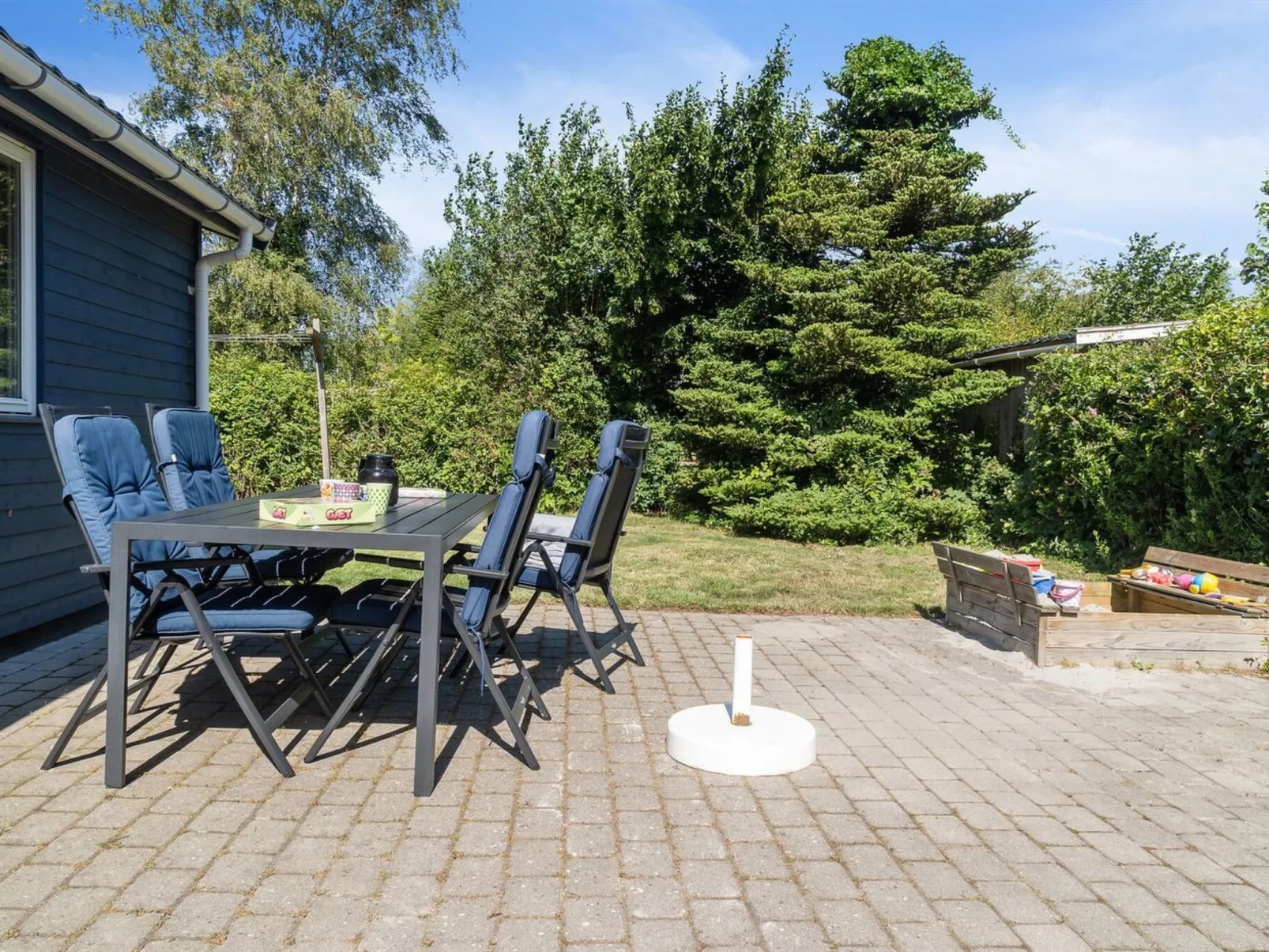 "Winona" - 300m from the sea