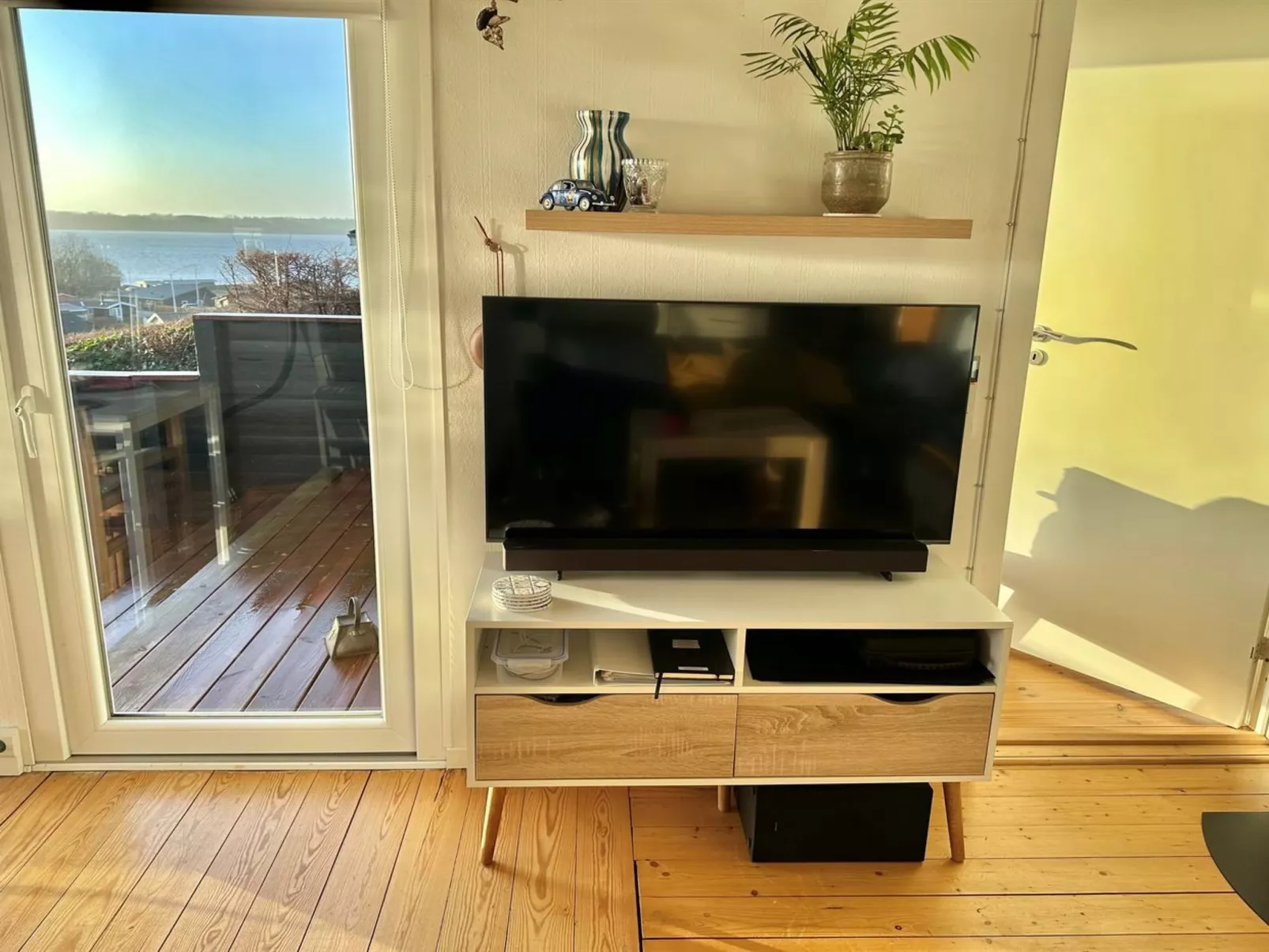 "Axeln" - 300m to the fjord