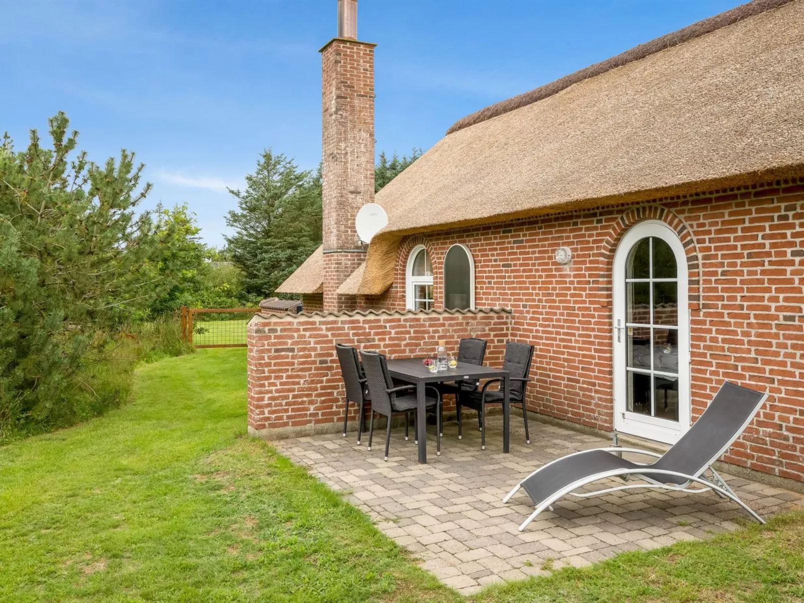 "Pasi" - 1.2km from the sea