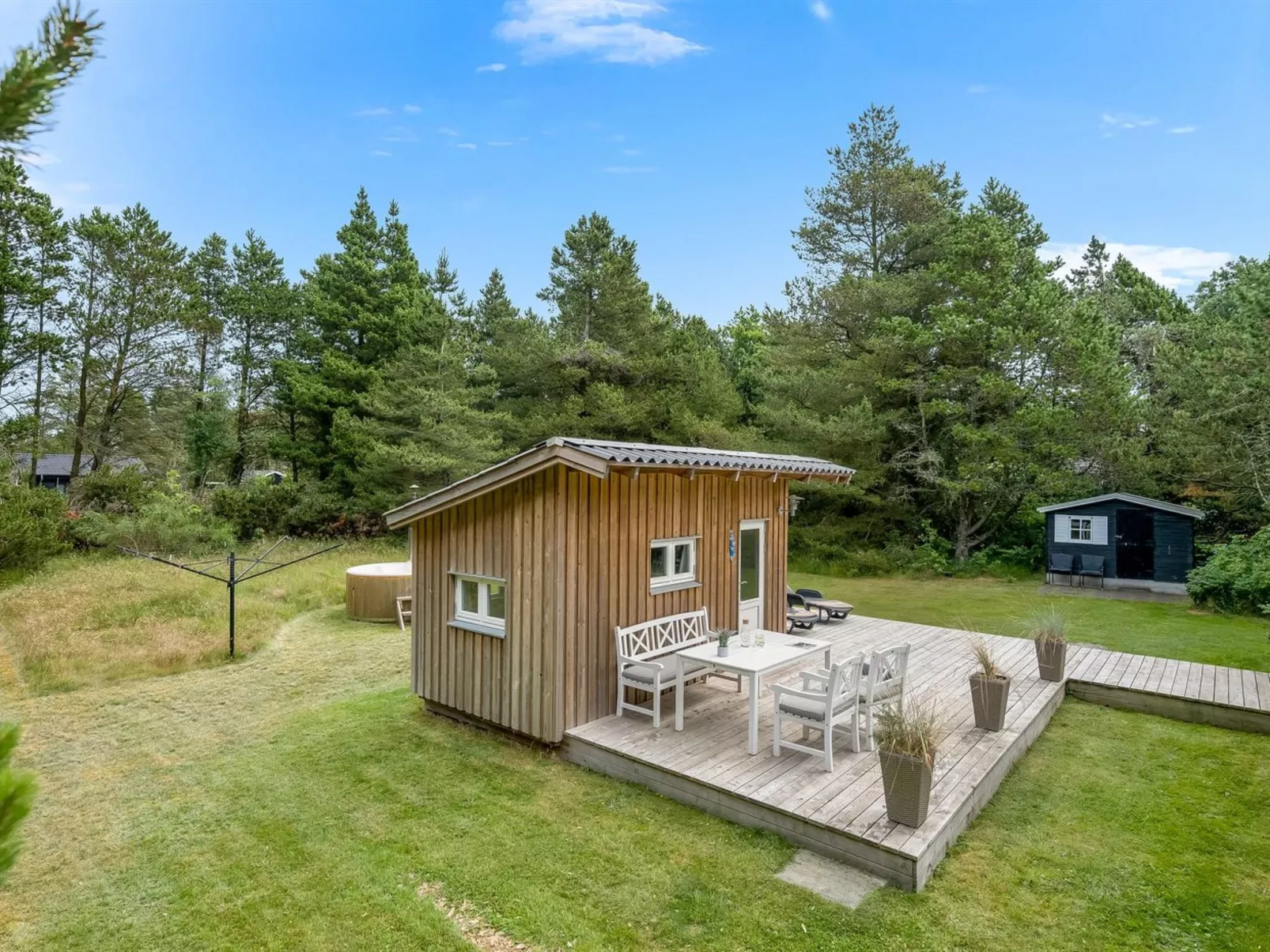 "Thekla" - 3km from the sea