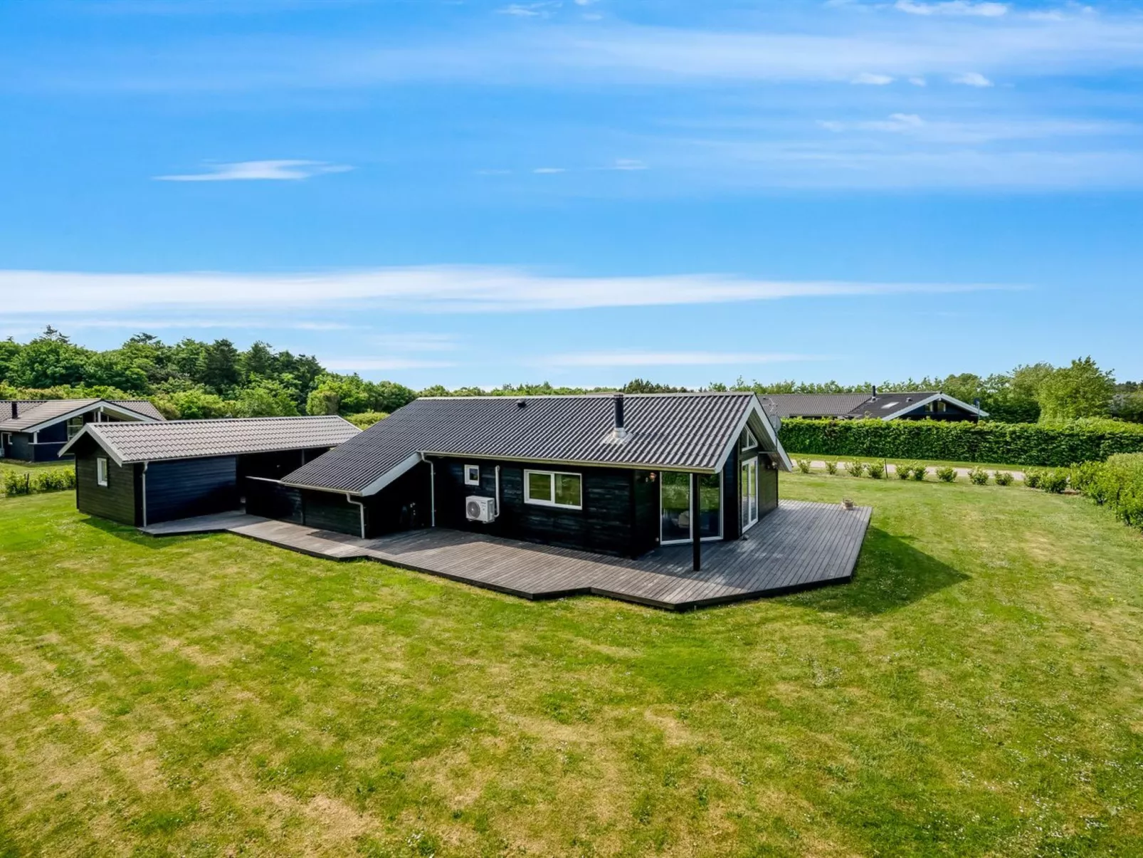 "Leeve" - 1.4km to the fjord