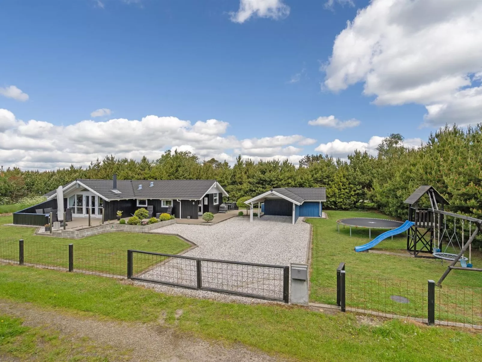 "Thore" - 400m from the sea