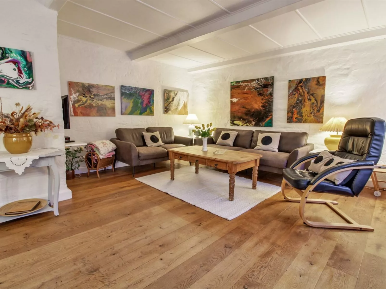 "Ajna" - 9.8km from the sea