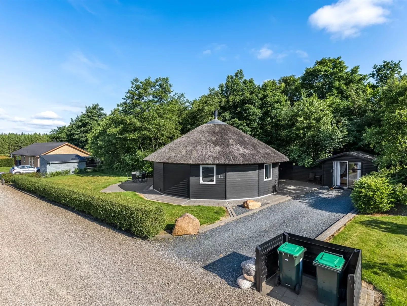 "Adrienne" - 35km from the sea