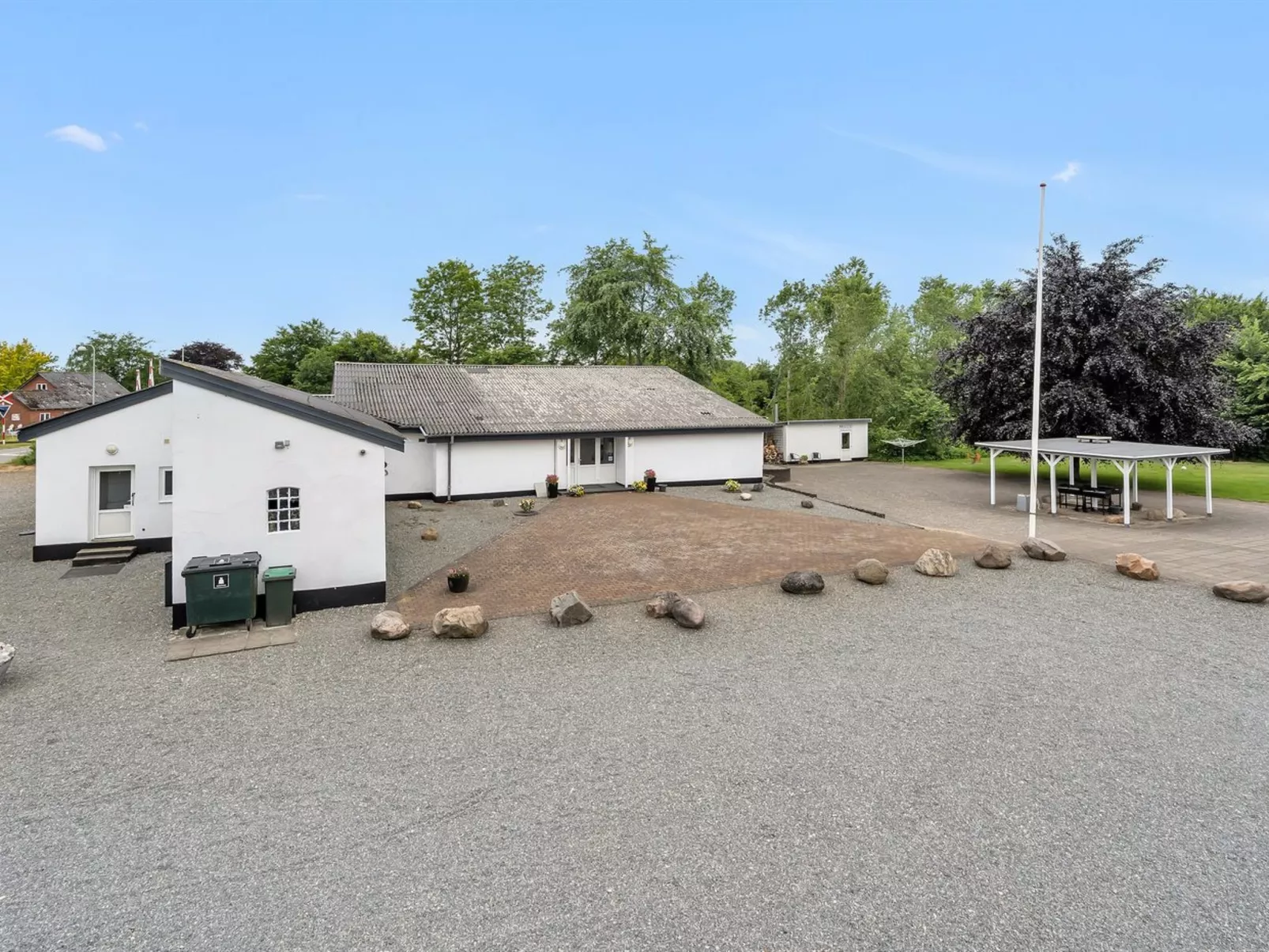 "Skarthi" - 20km from the sea