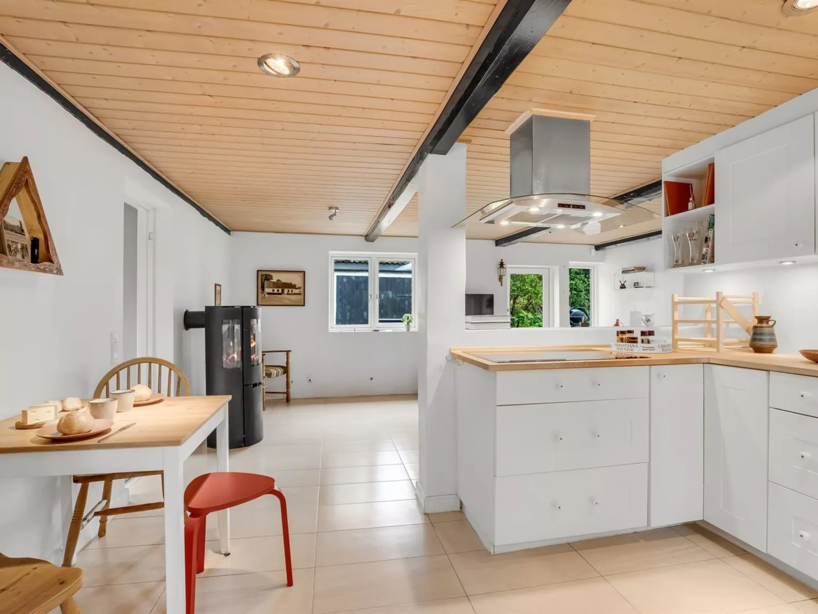 "Onida" - 5.5km from the sea