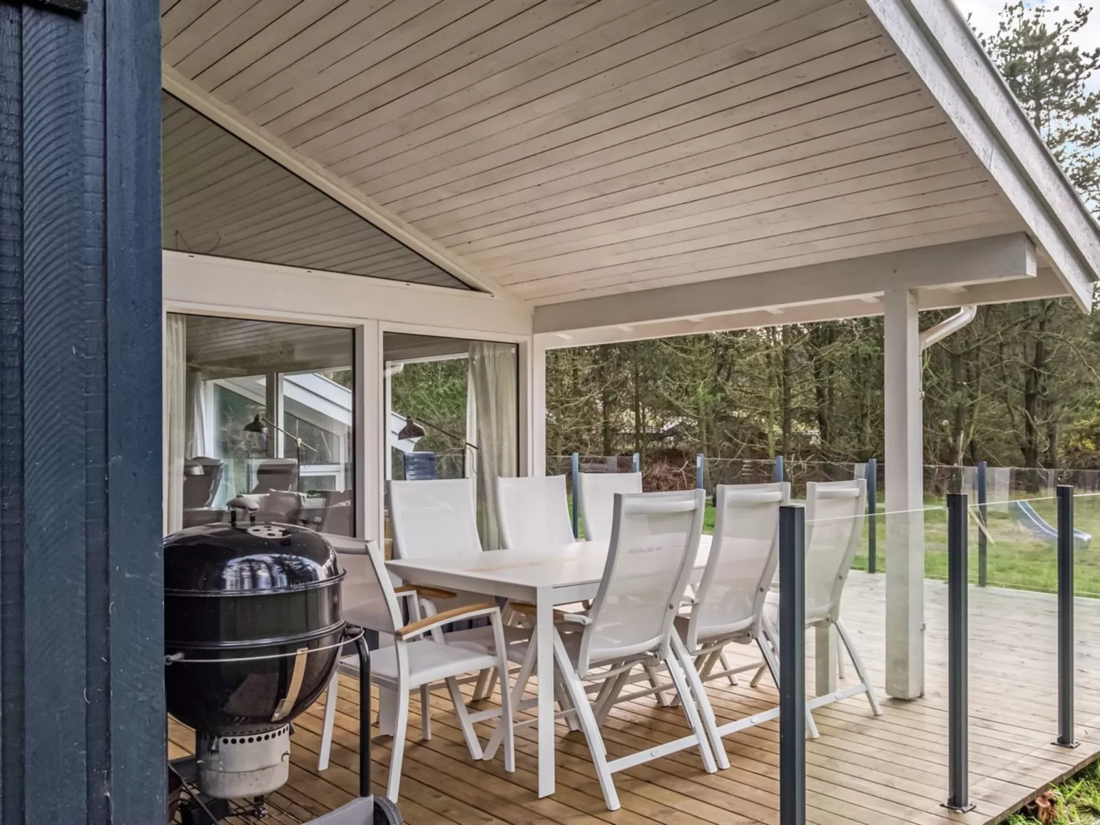 "Gladis" - 900m from the sea