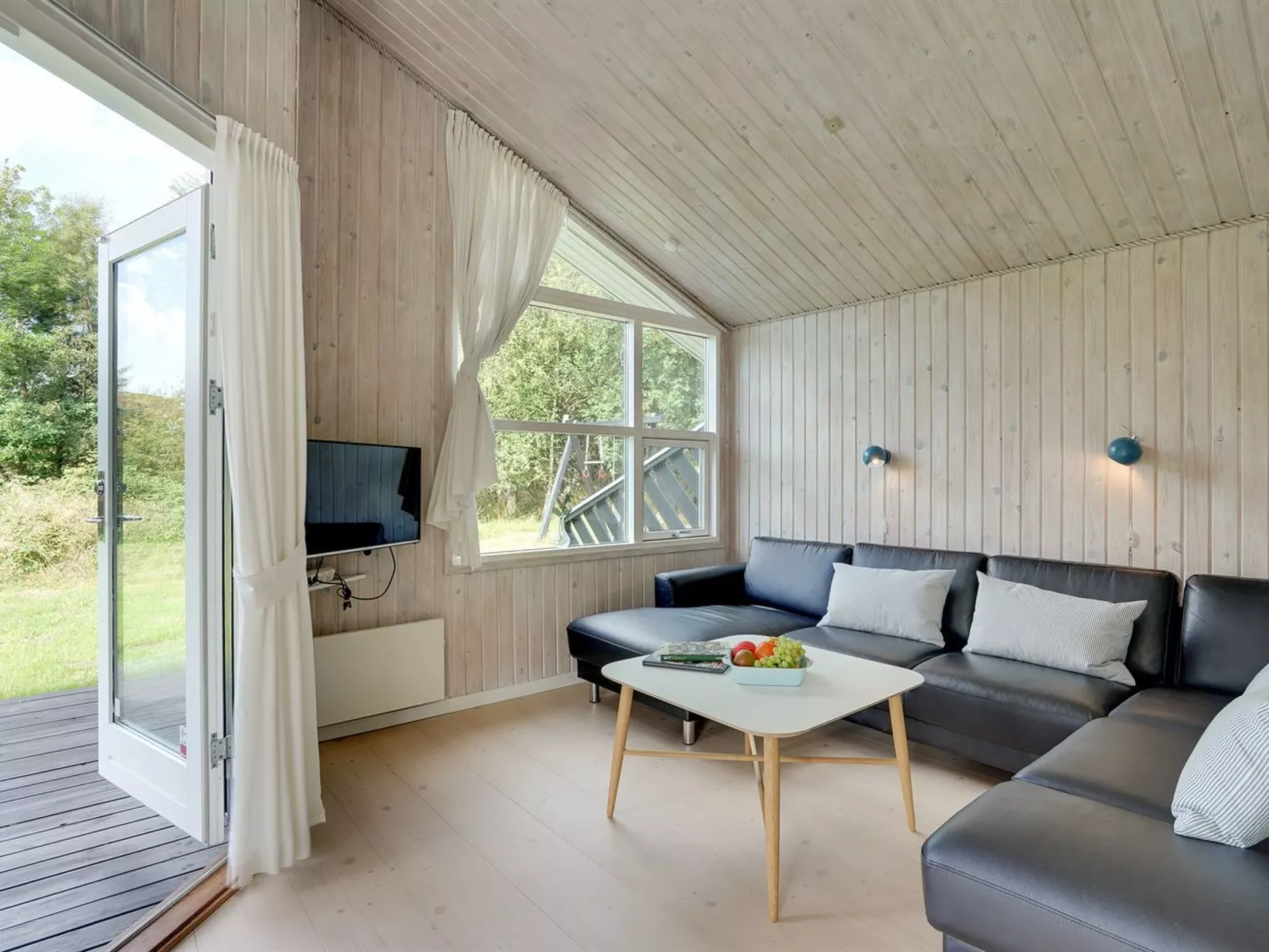 "Hagbard" - 2.6km from the sea