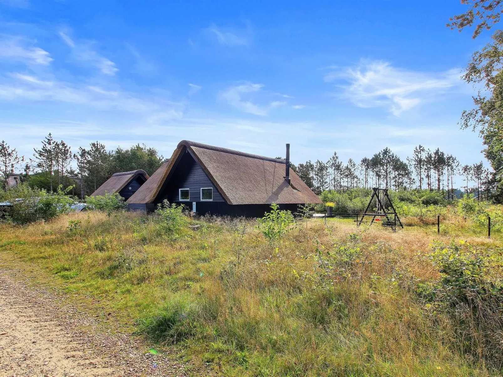 "Awenasa" - 4.1km from the sea