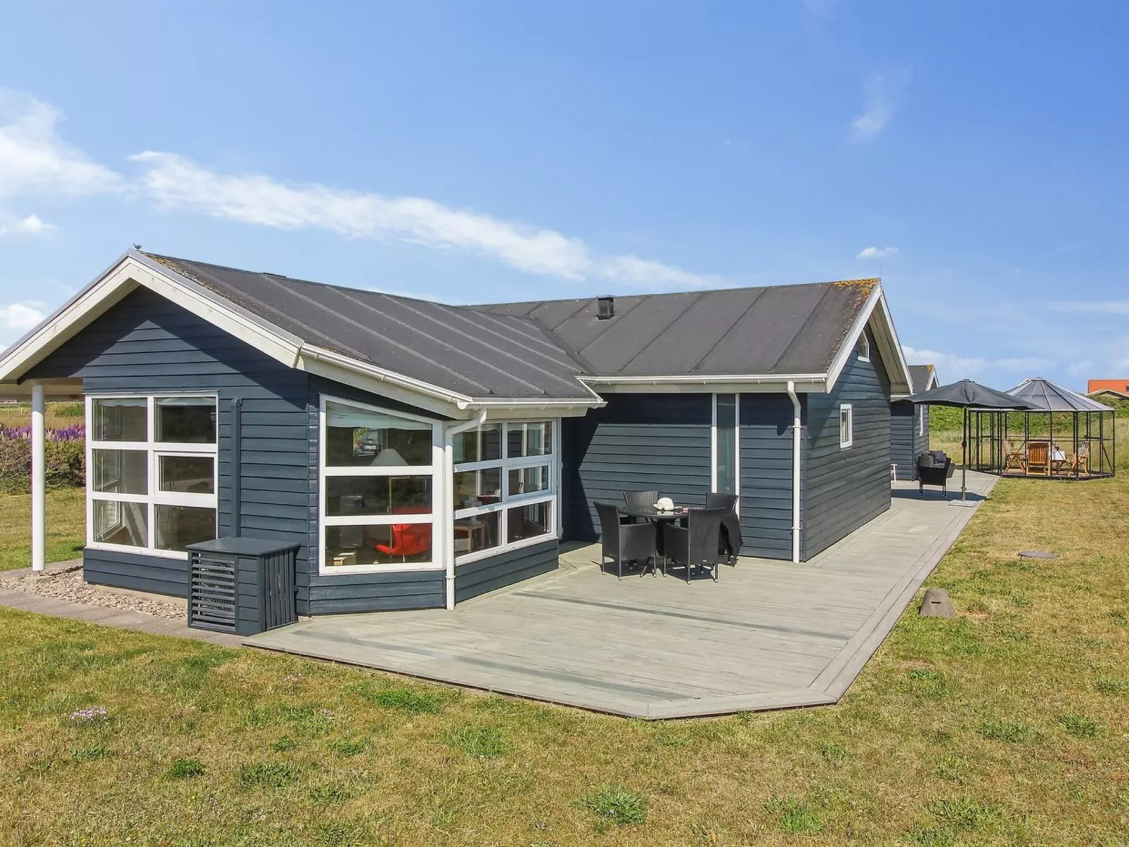 "Thomsen" - 475m from the sea