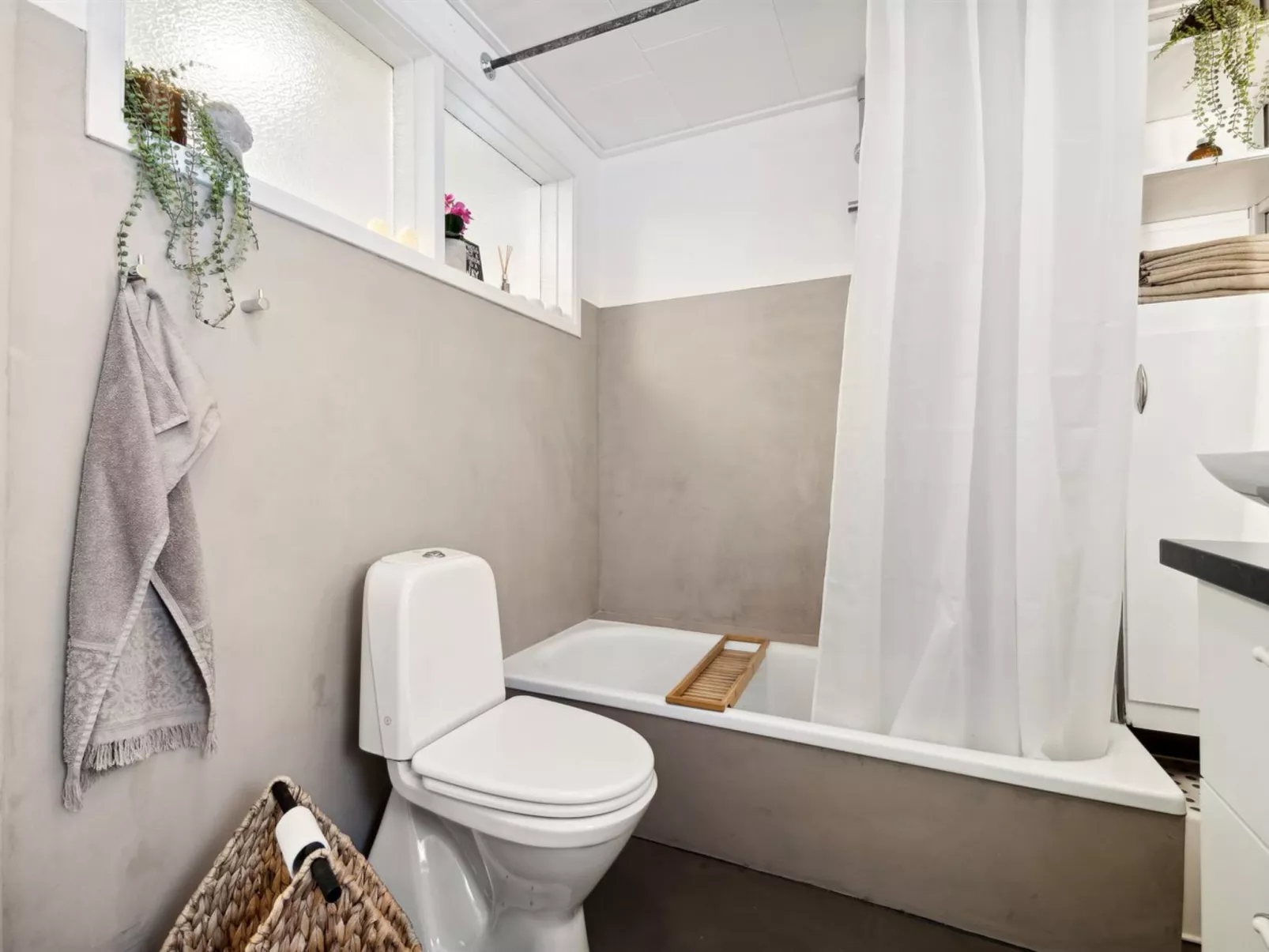 "Kirsi" - 200m from the sea