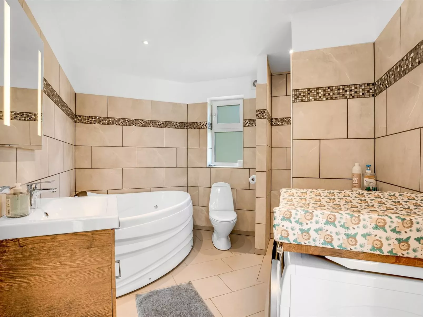 "Bjarka" - 700m from the sea