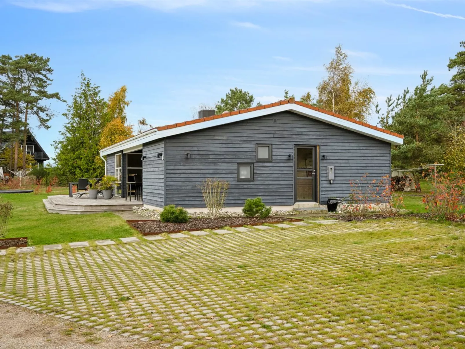 "Liesel" - 700m from the sea