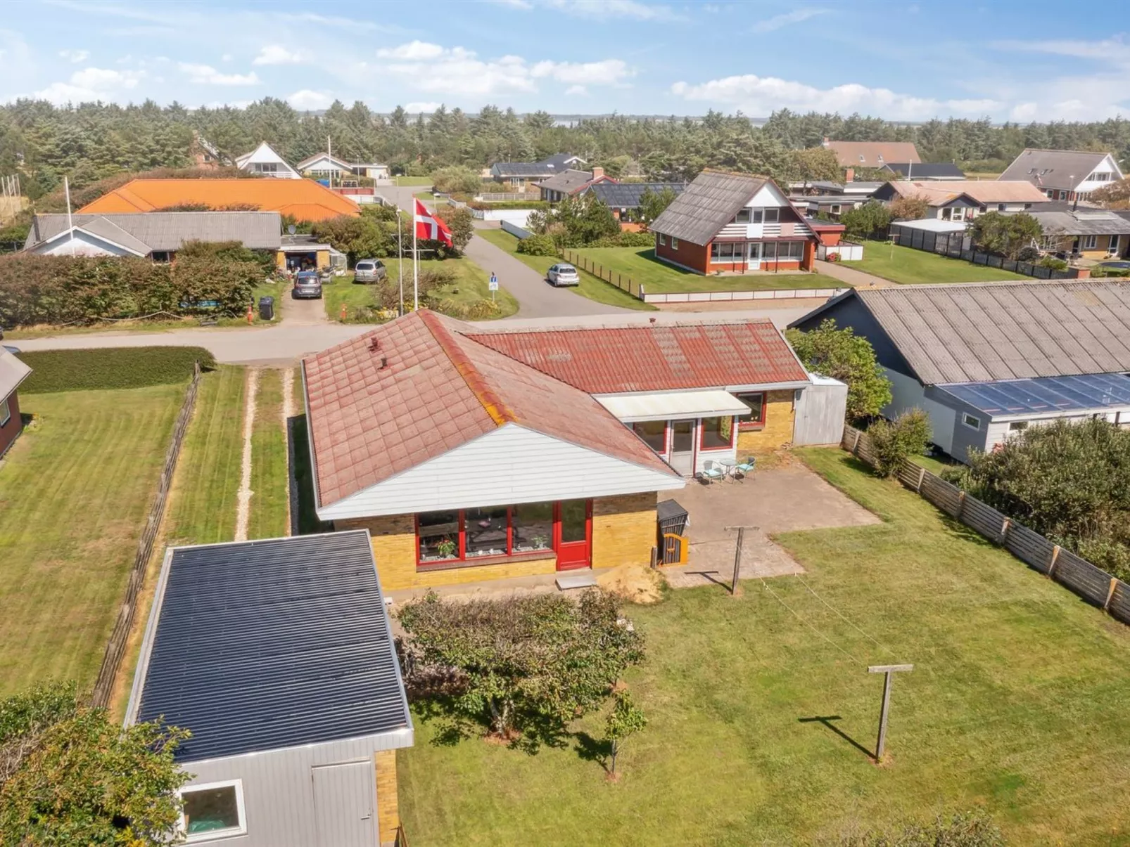 "Ingward" - 750m from the sea