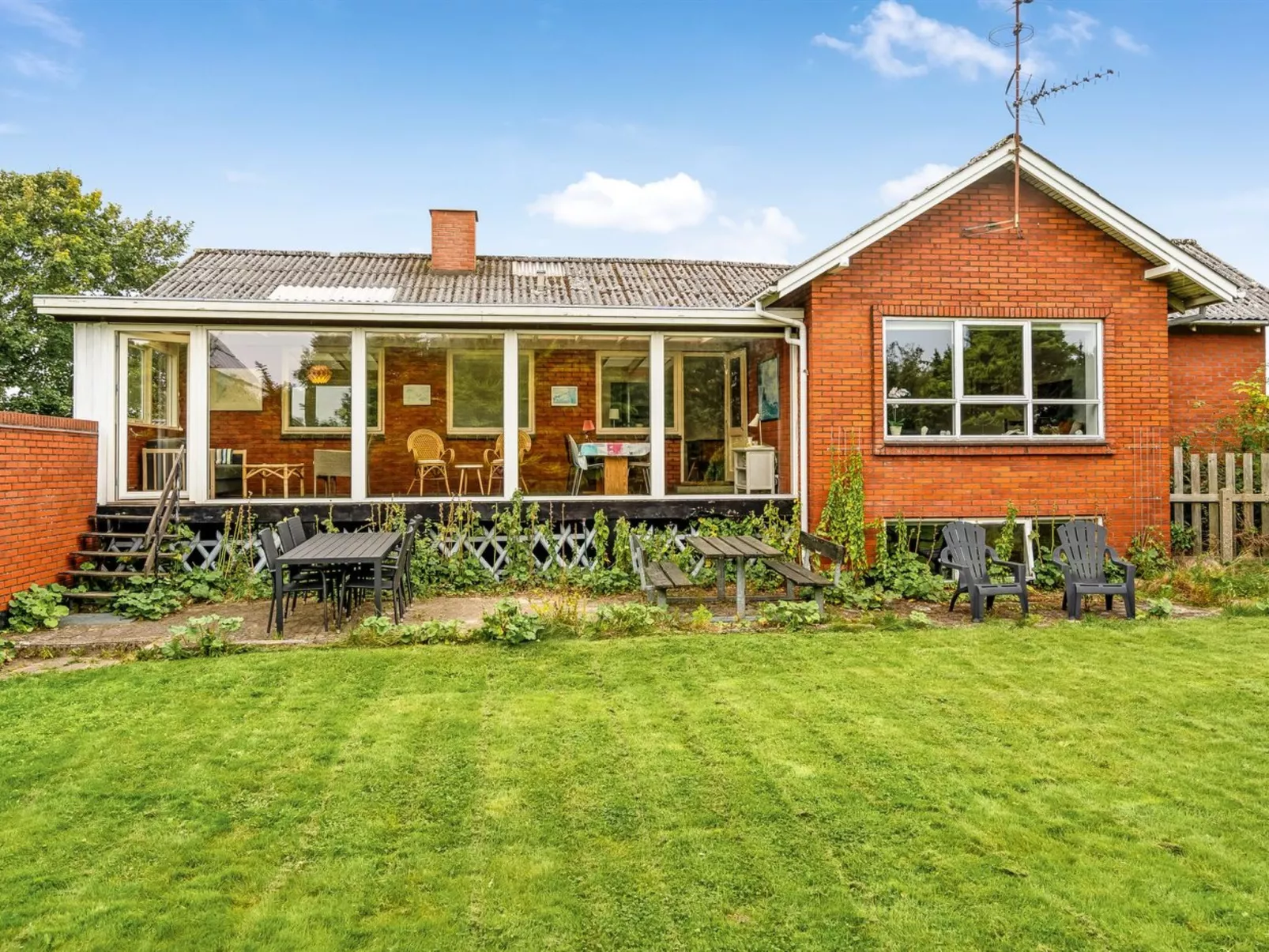 "Mats" - 5.3km from the sea