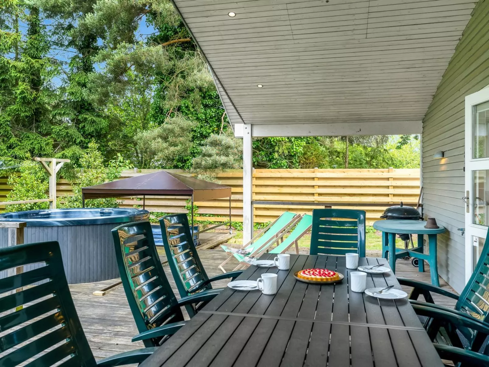 "Gravers" - 100m from the sea