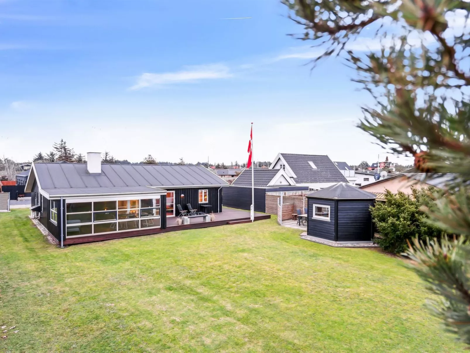 "Svante" - 600m from the sea