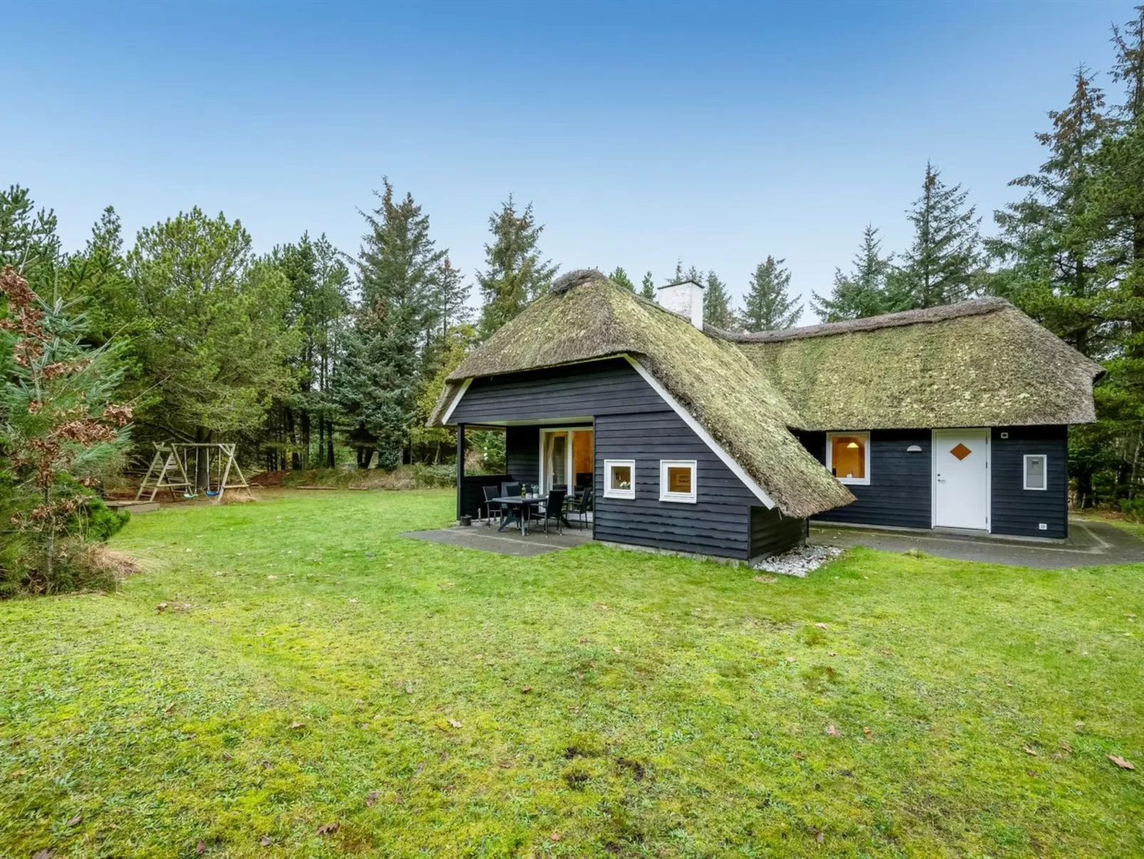 "Mart" - 1.6km from the sea