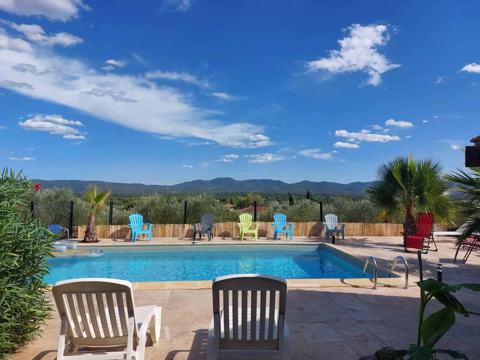 Les Lauriers Blancs-Buiten