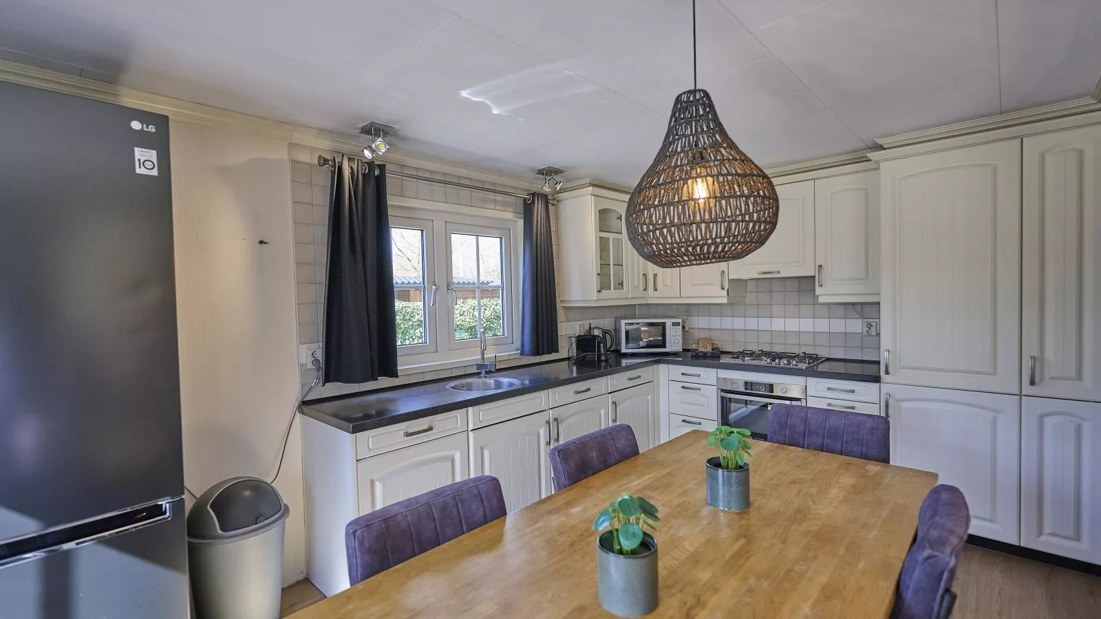 T Kaatsheuveltje 2-Eetkamer