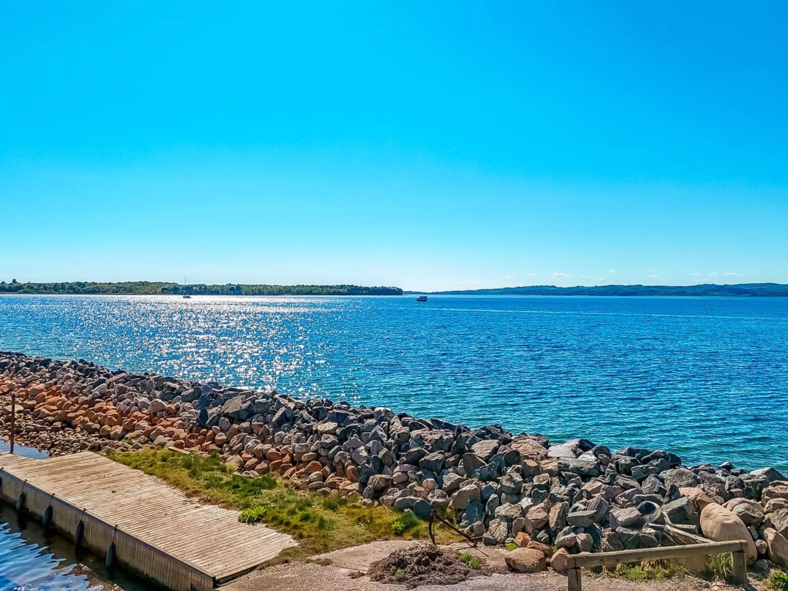 "Ethly" - 10m from the sea