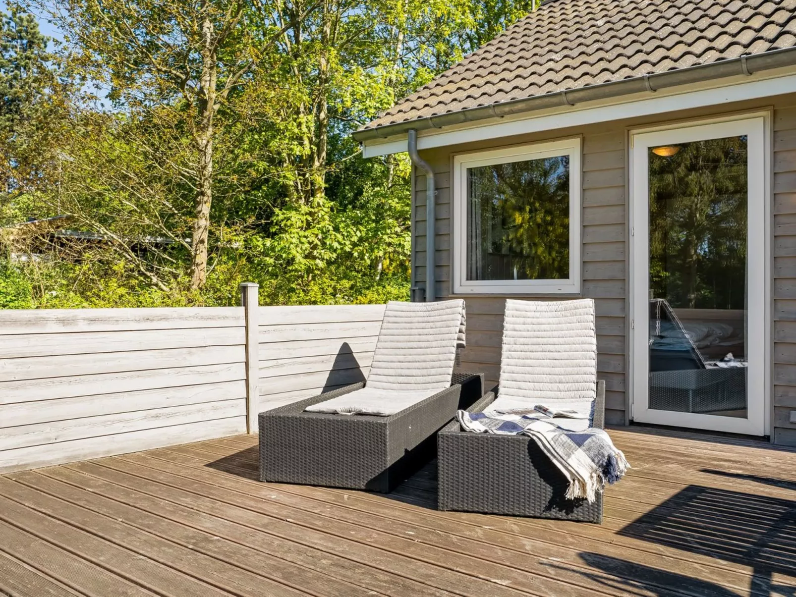 "Rohan" - 700m from the sea