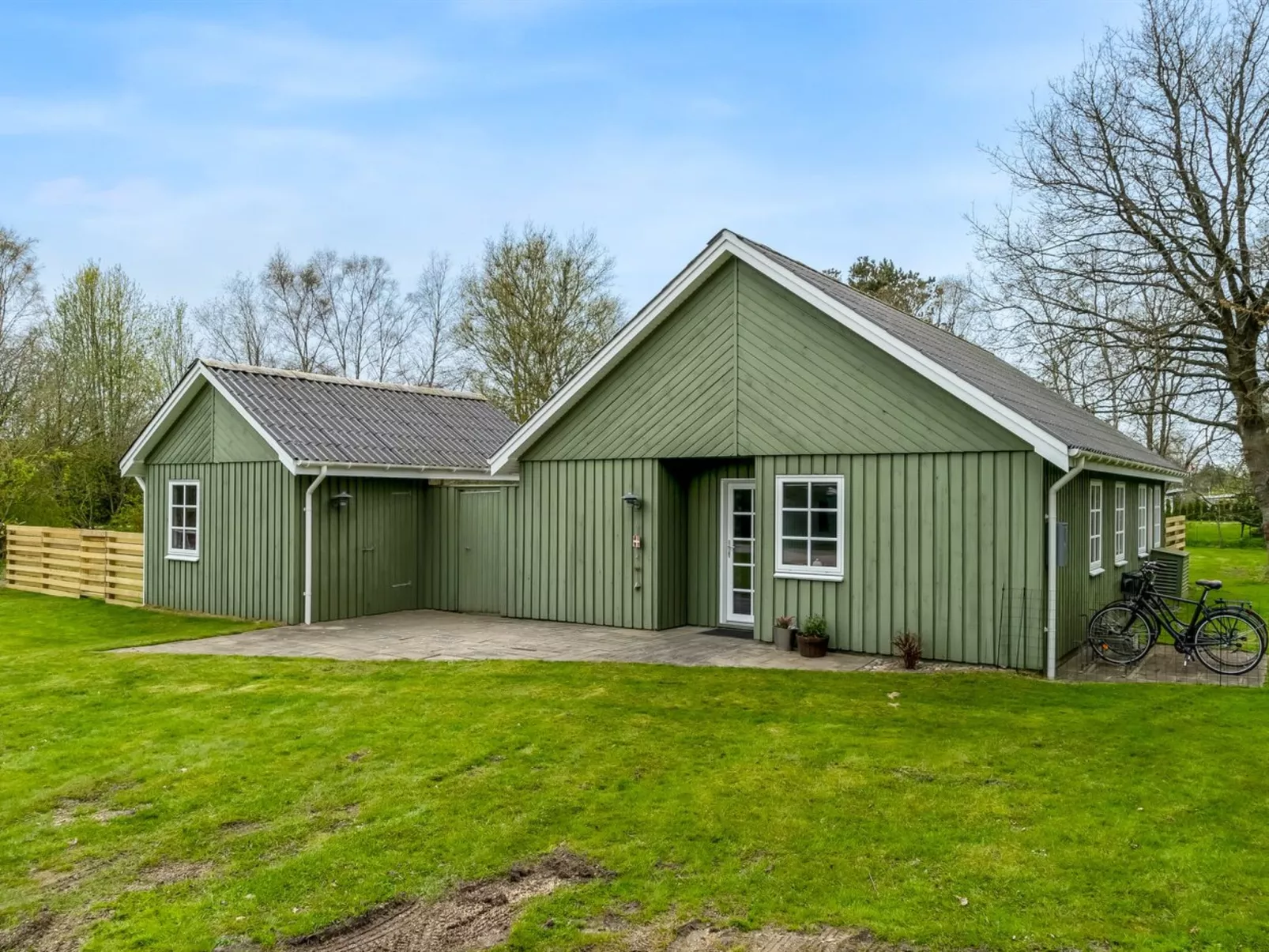 "Hinrich" - 750m from the sea