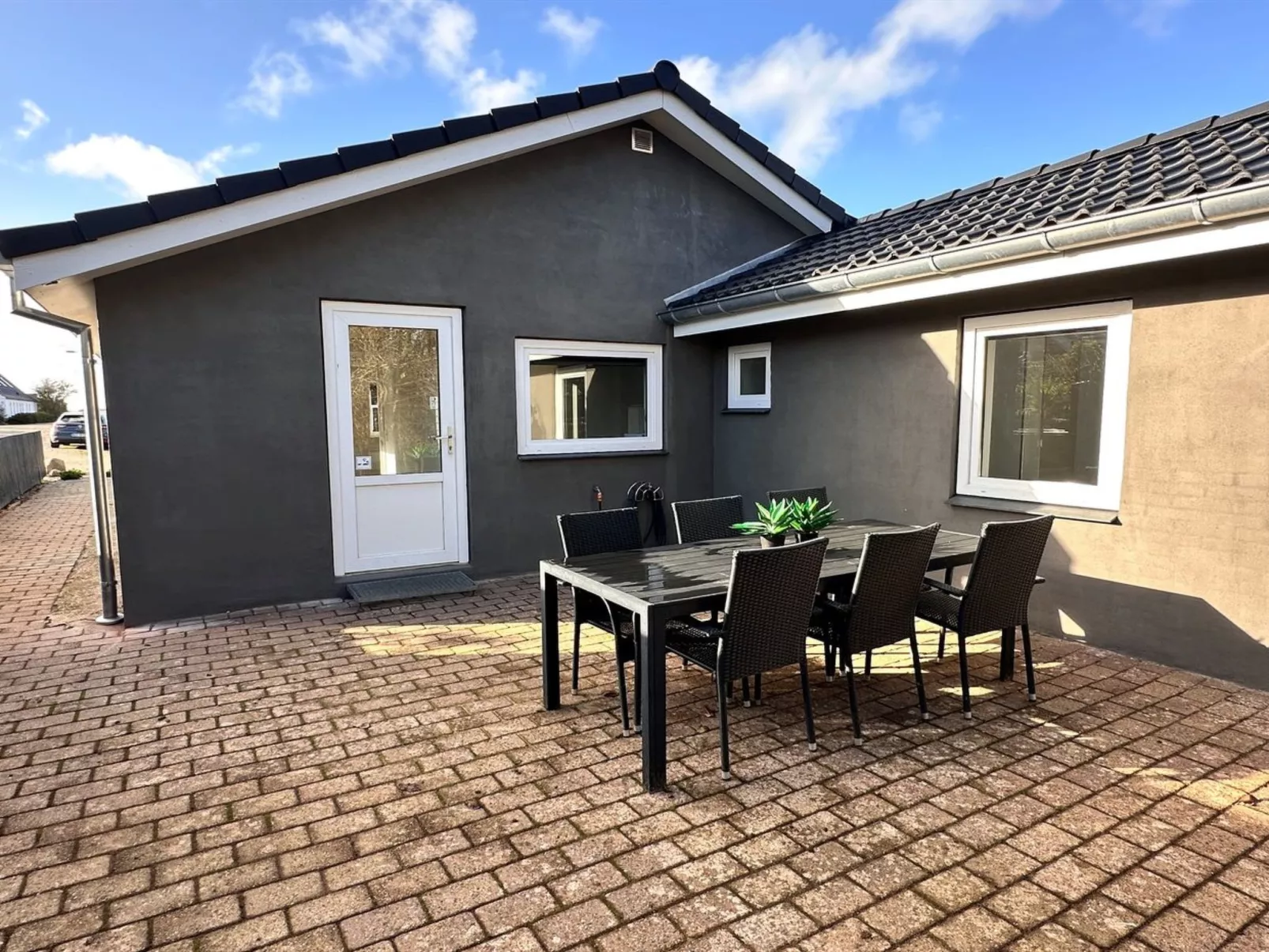 "Eino" - 150m from the sea