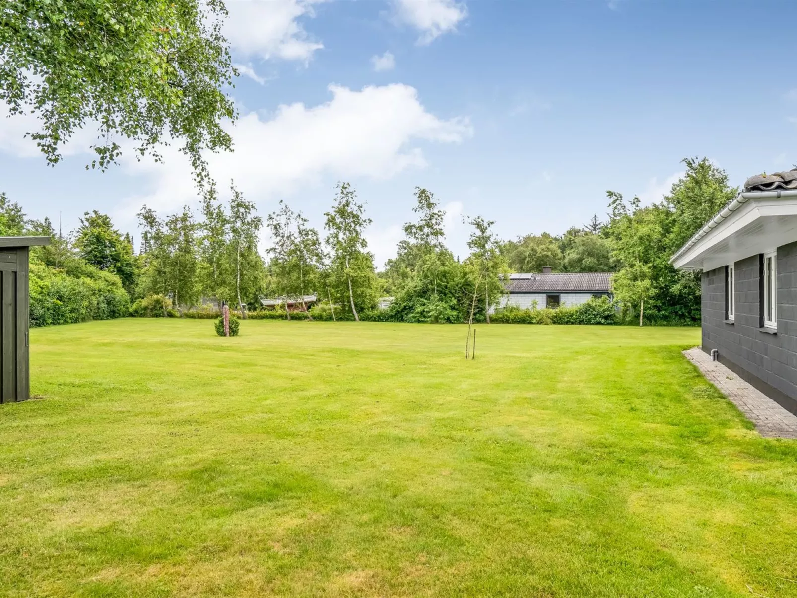 "Lyra" - 500m to the fjord