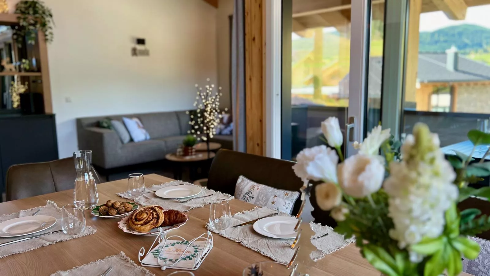 Almchalet Alpenglück-Eetkamer