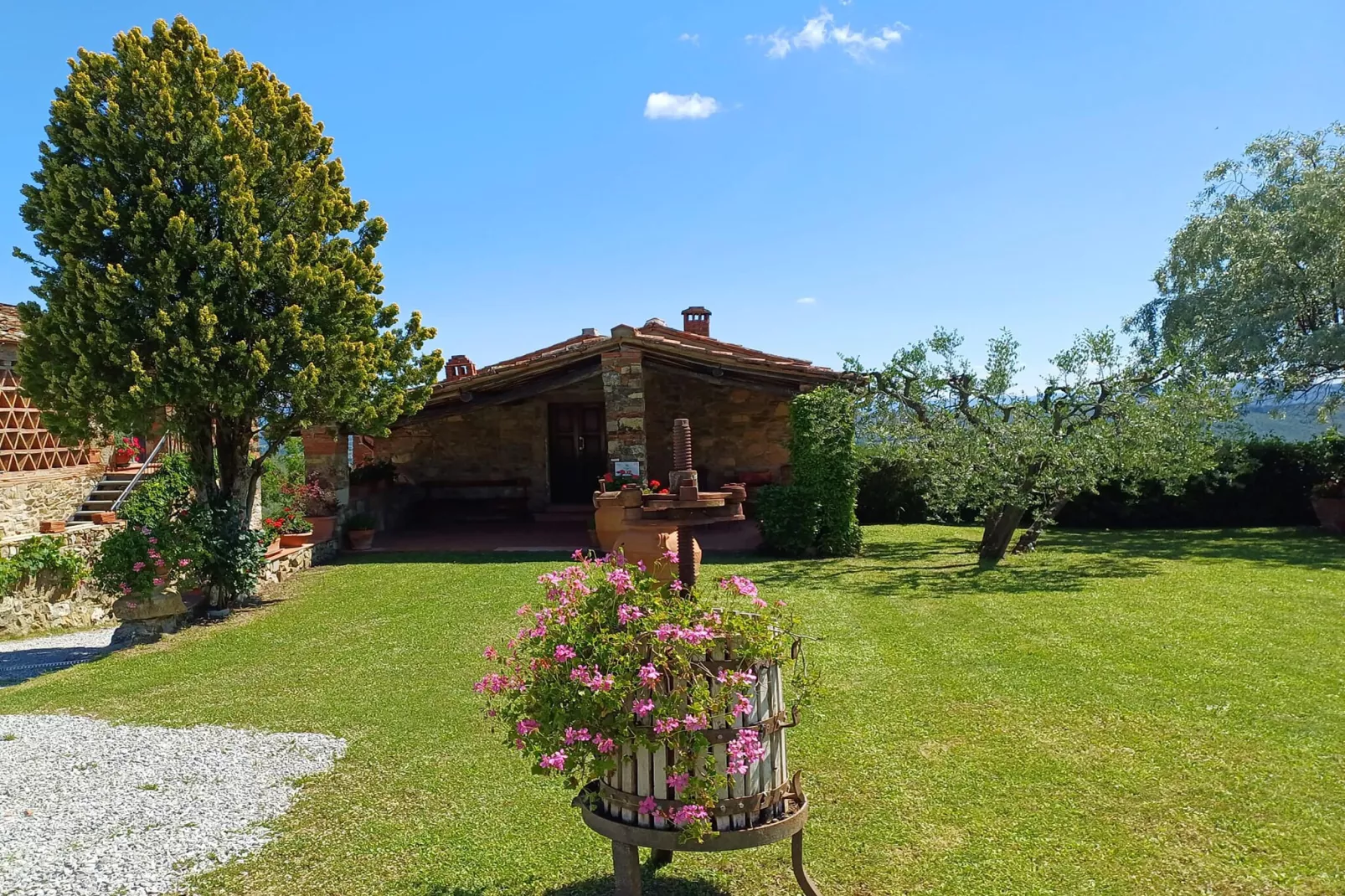 Agriturismo Podere Ceccherini in San Leolino - La Loggia - Tuinen zomer