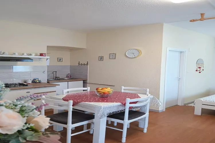 Apartments Jezerane - Studio Apartment