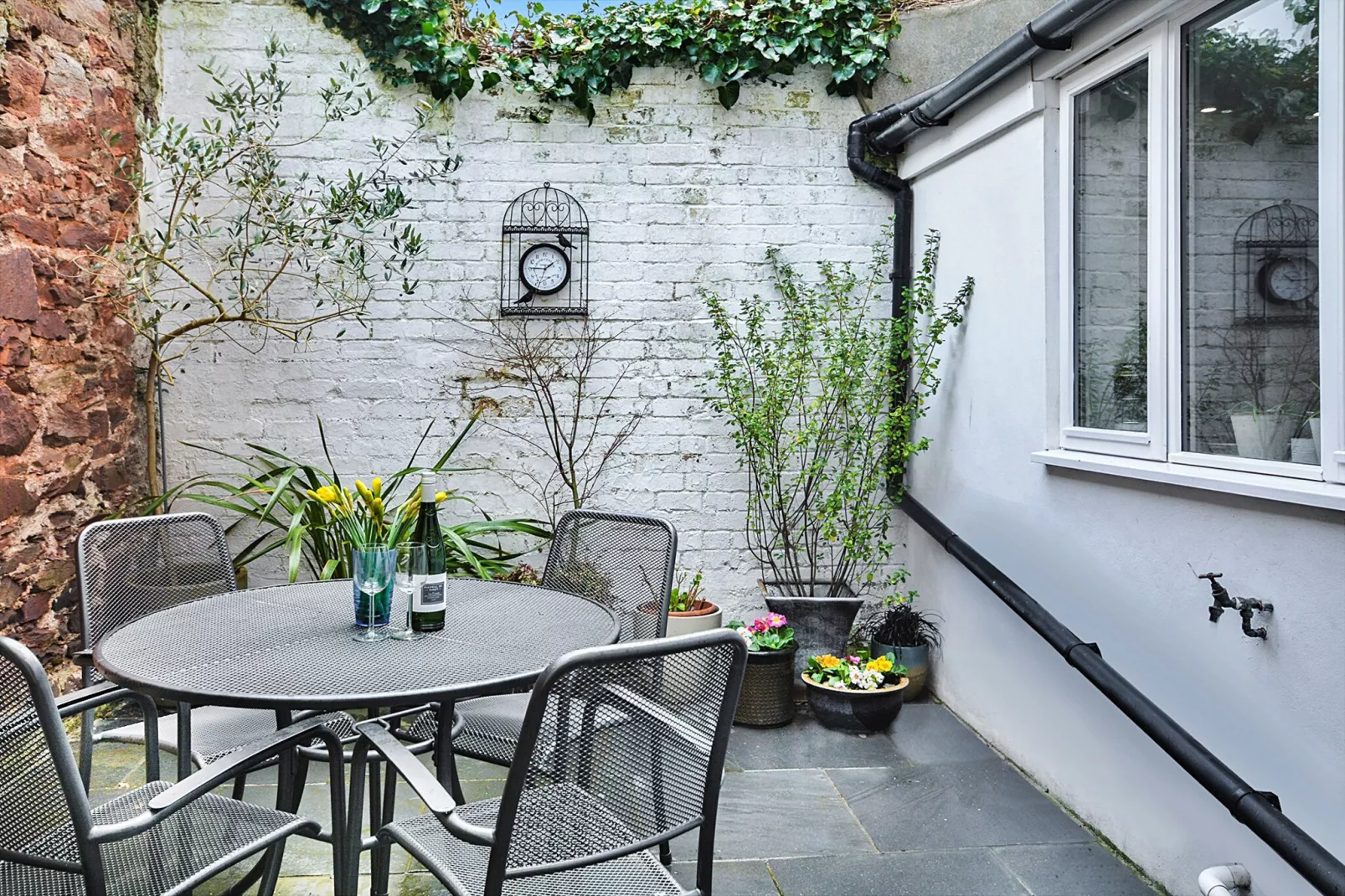 One The Green, Kingsand