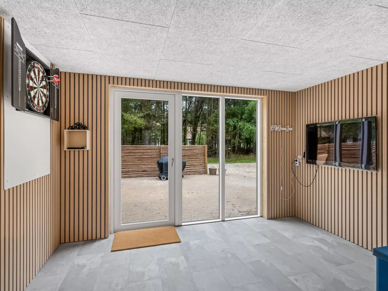 "Batsha" - 1.7km from the sea